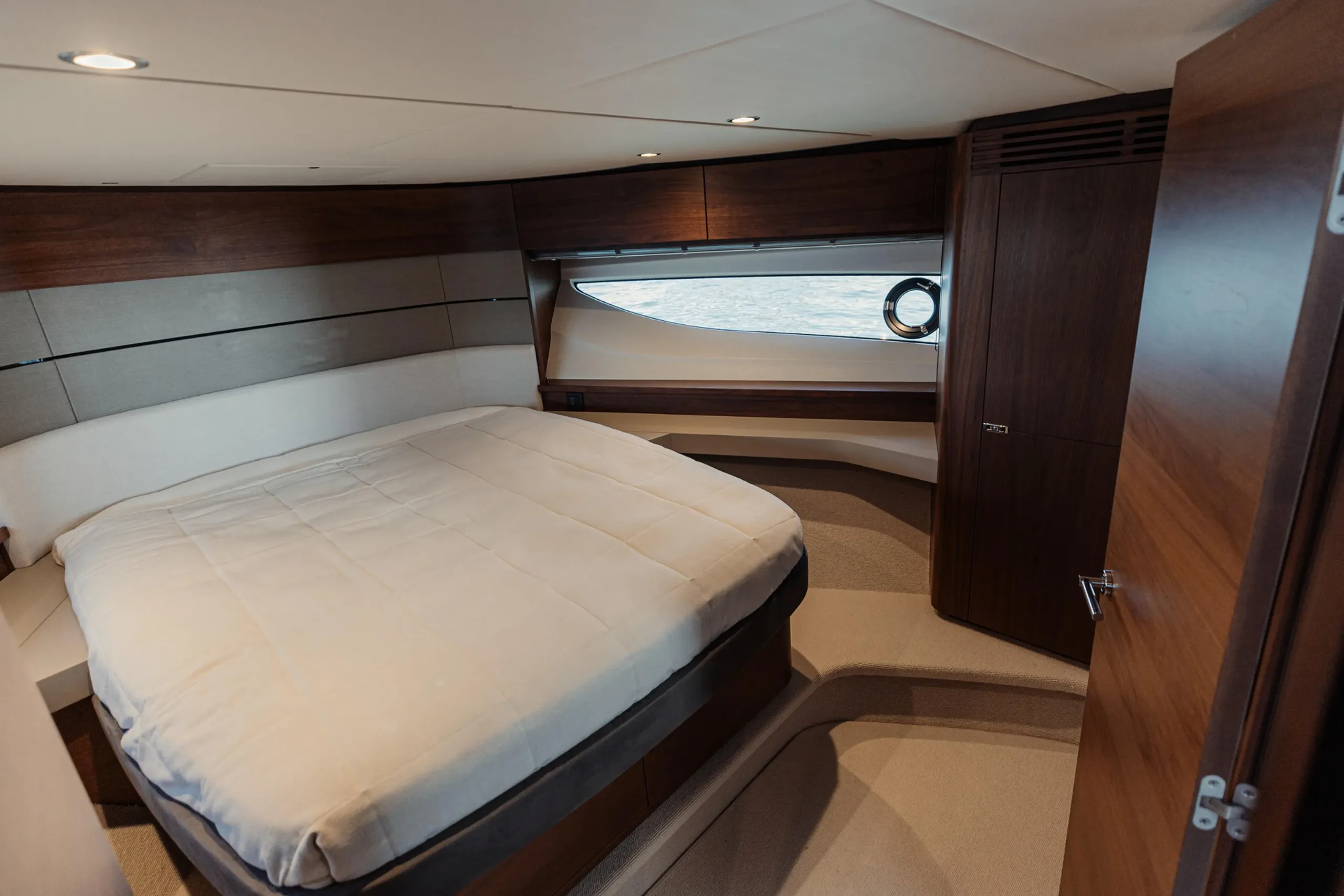 Princess Yachts 19m - Photograph 9