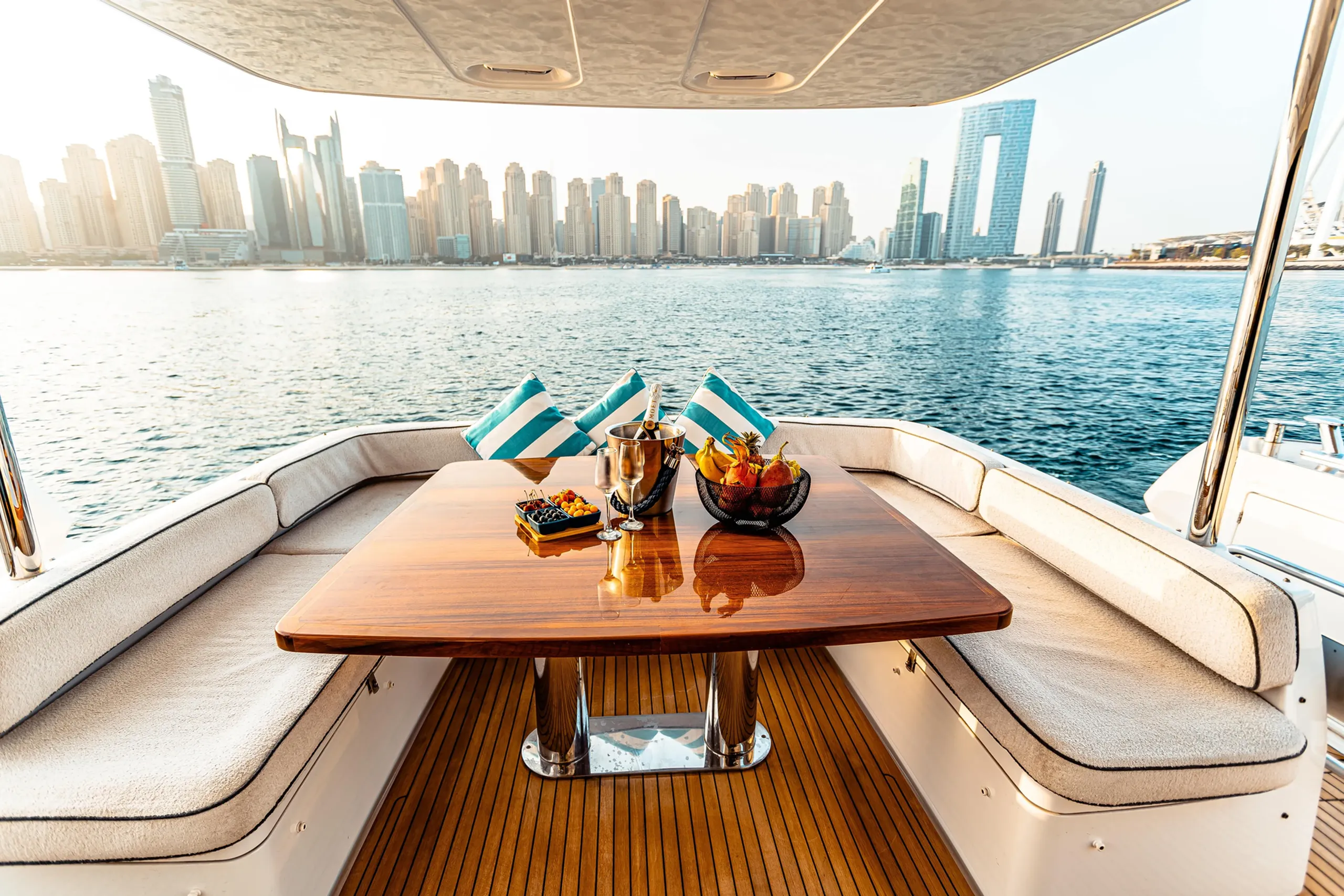 Azimut 20m - Photograph 5