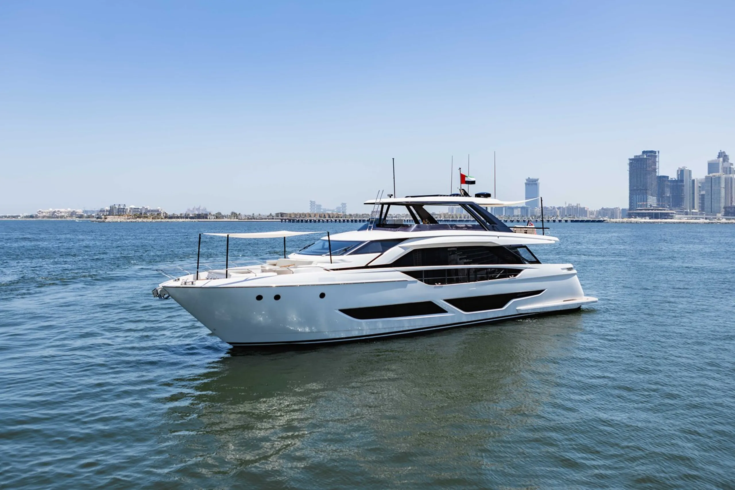 Ferretti 27m - Photograph 1