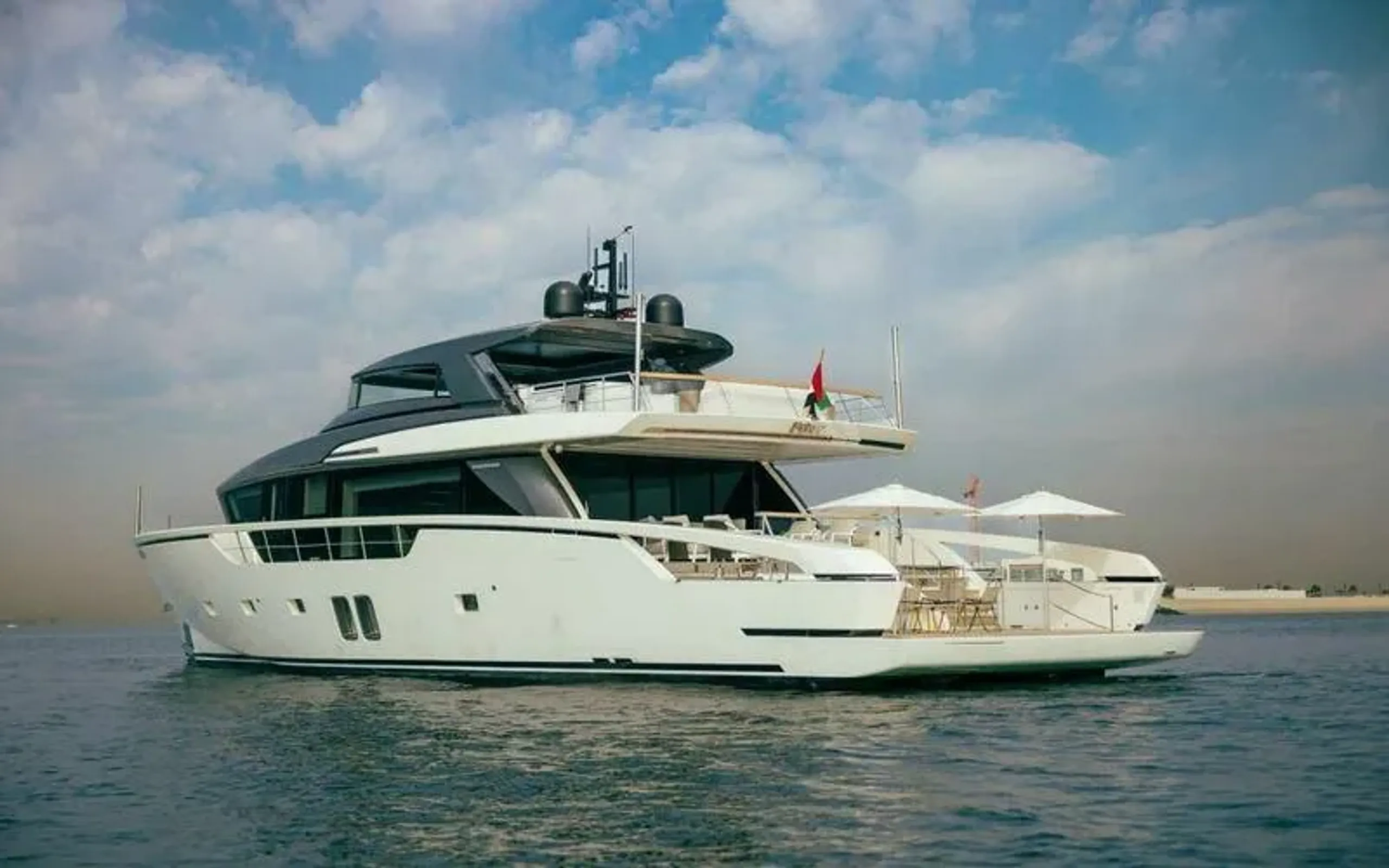 Sanlorenzo 27m - Photograph 3