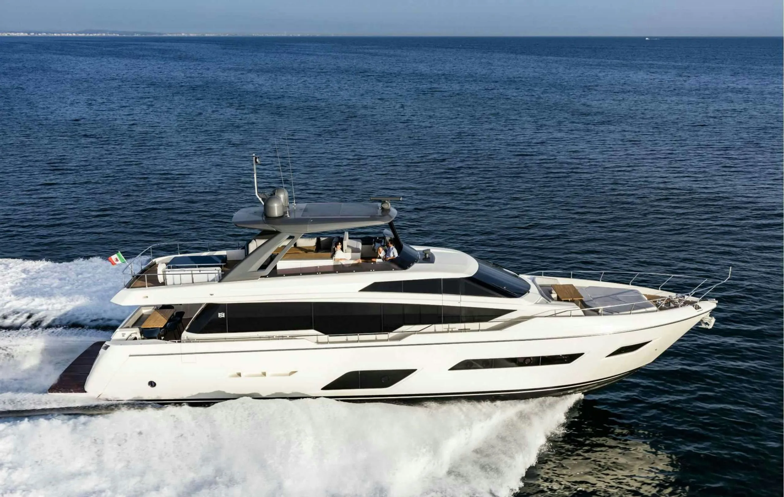 Ferretti 24m - Photograph 9