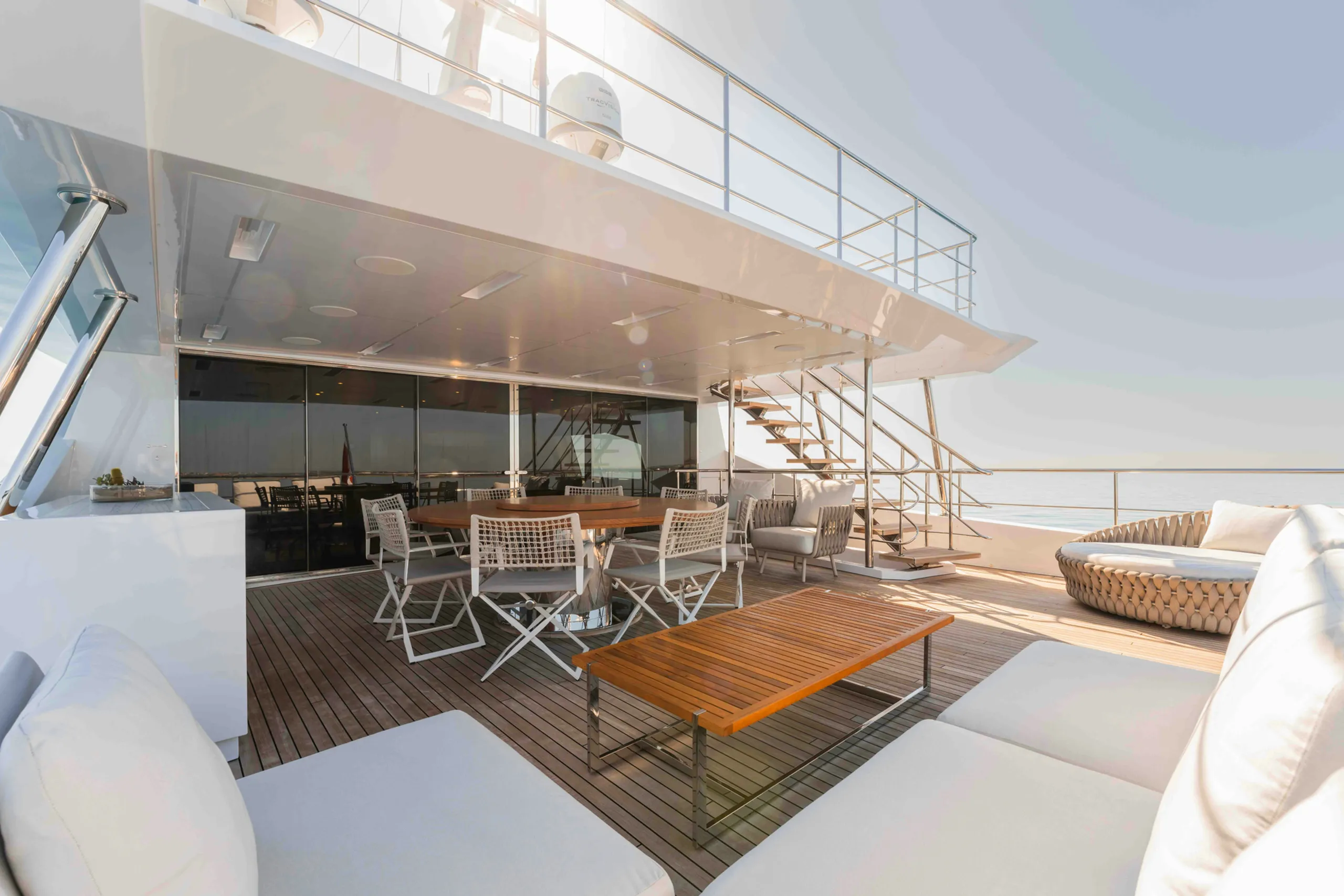 Benetti 38m - Photograph 7
