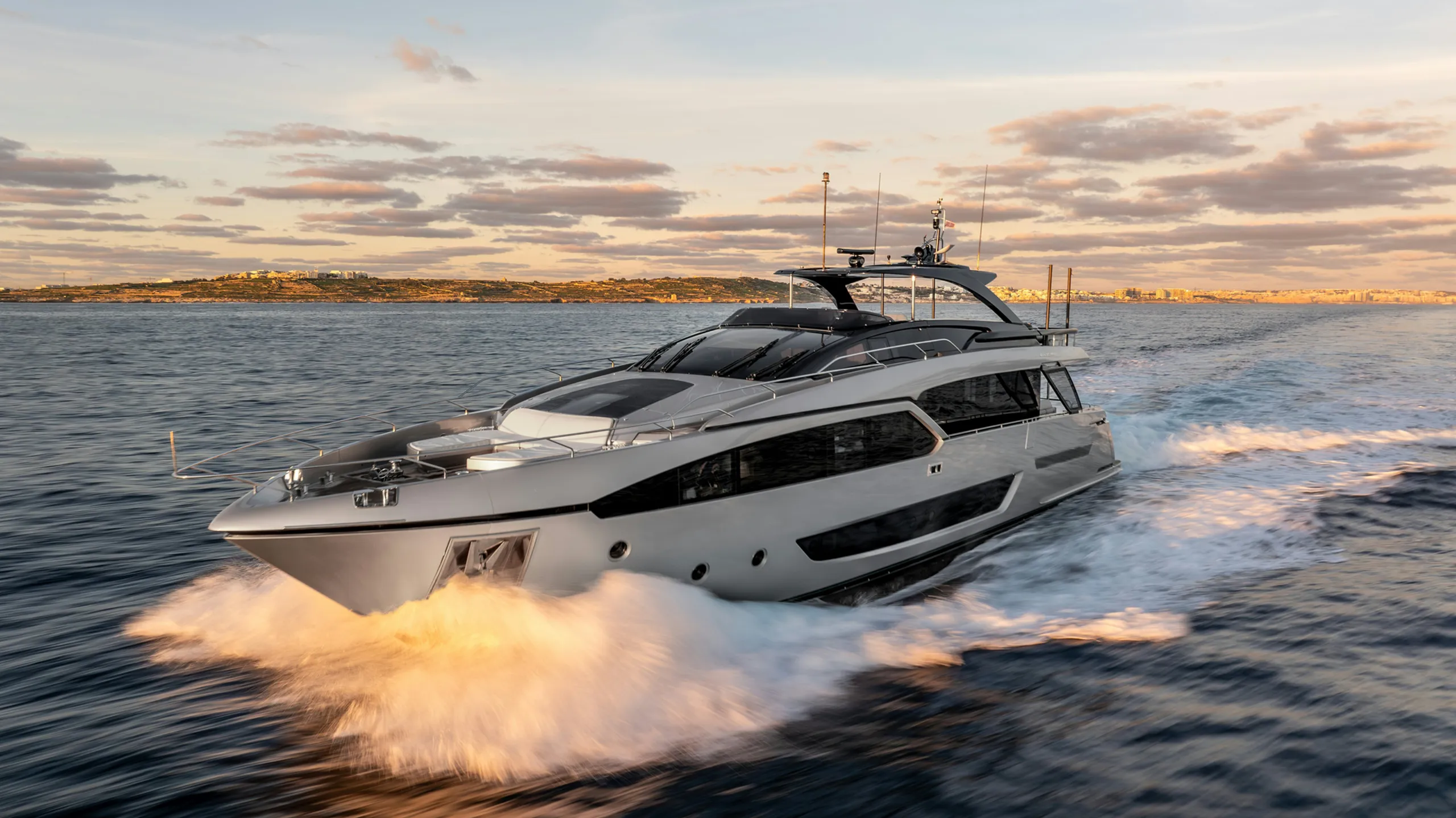 Riva 28m - Photograph 4