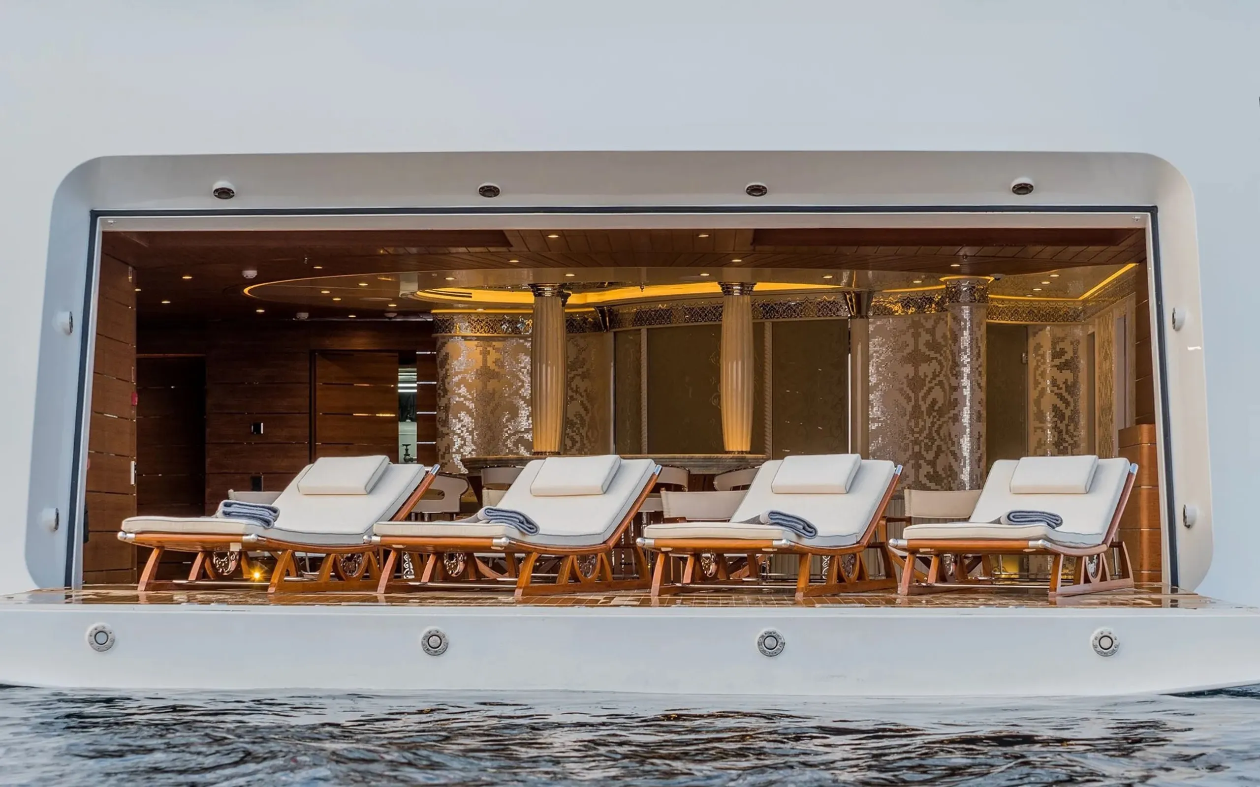Yachtley 80m (photograph 6)