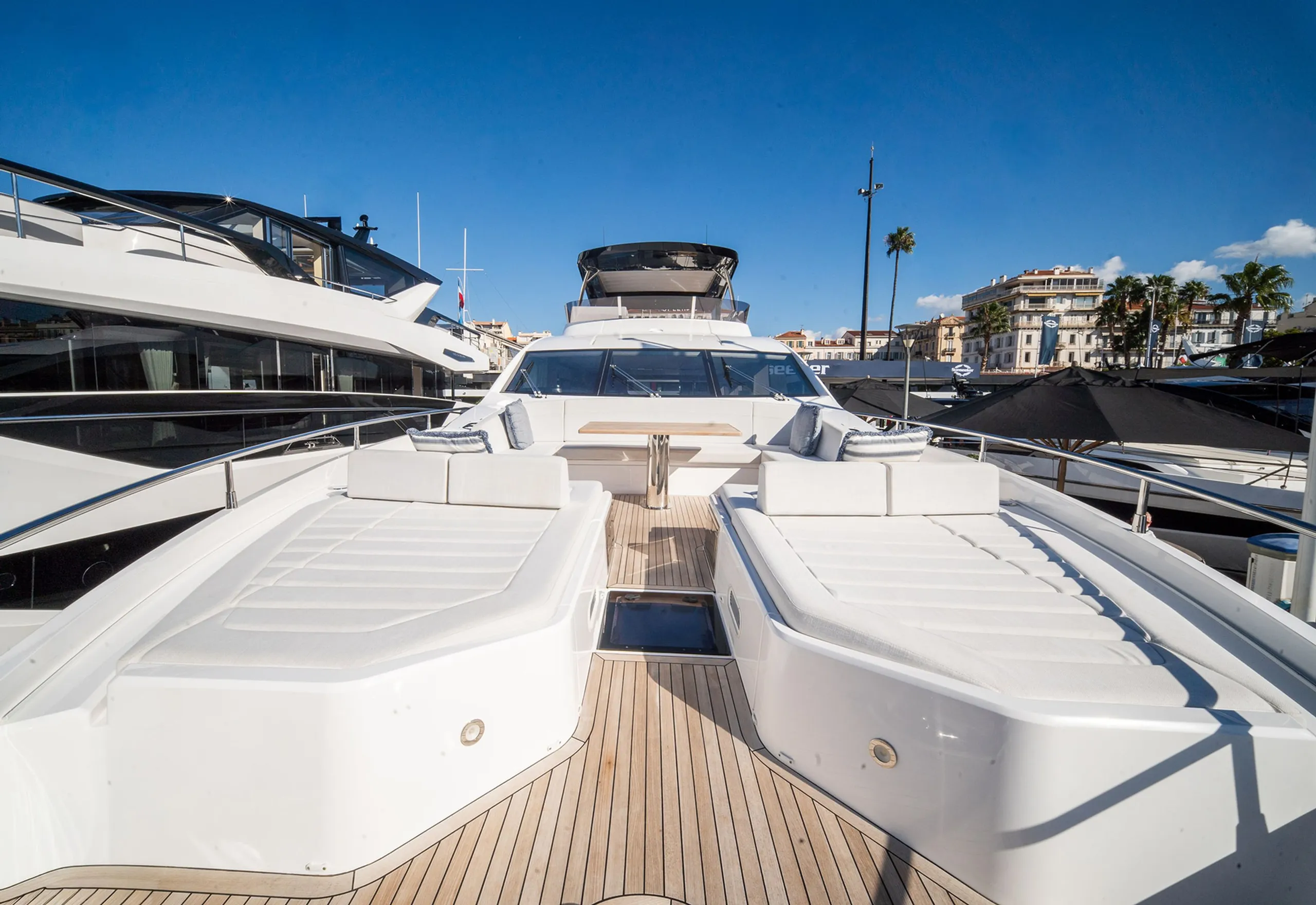 Sunseeker 24m - Photograph 3