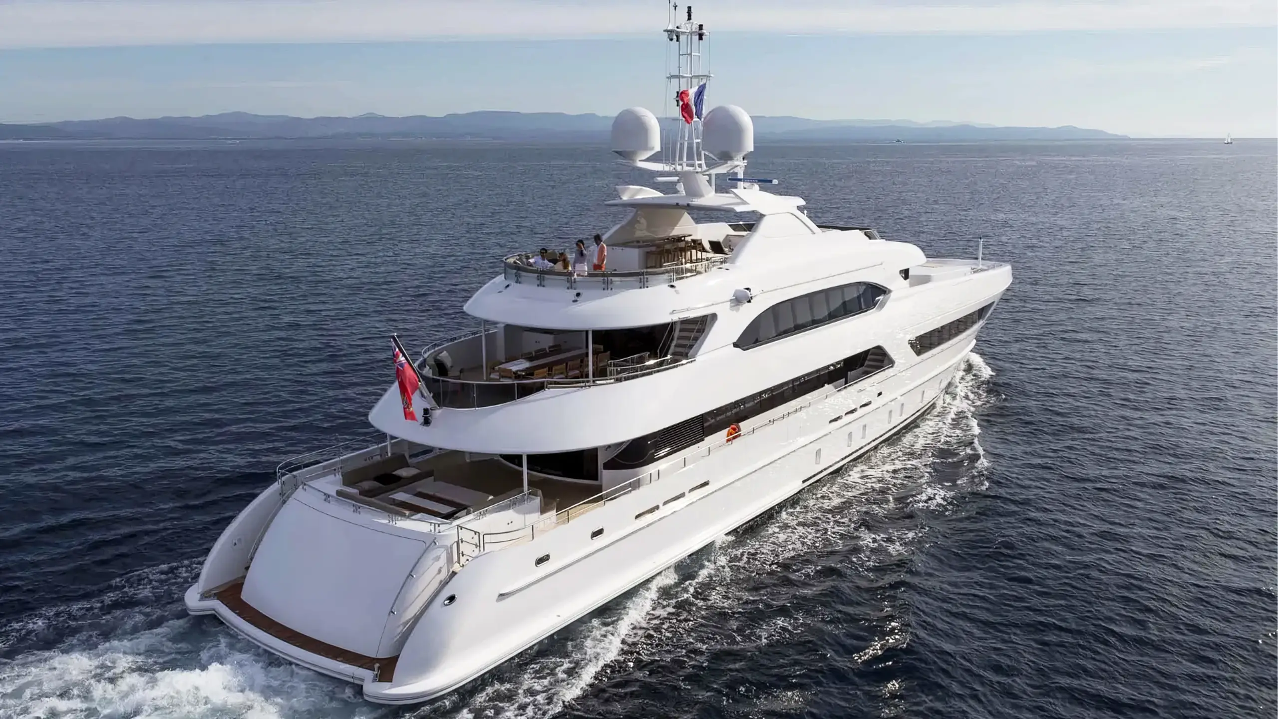 Heesen 47-metre at anchor