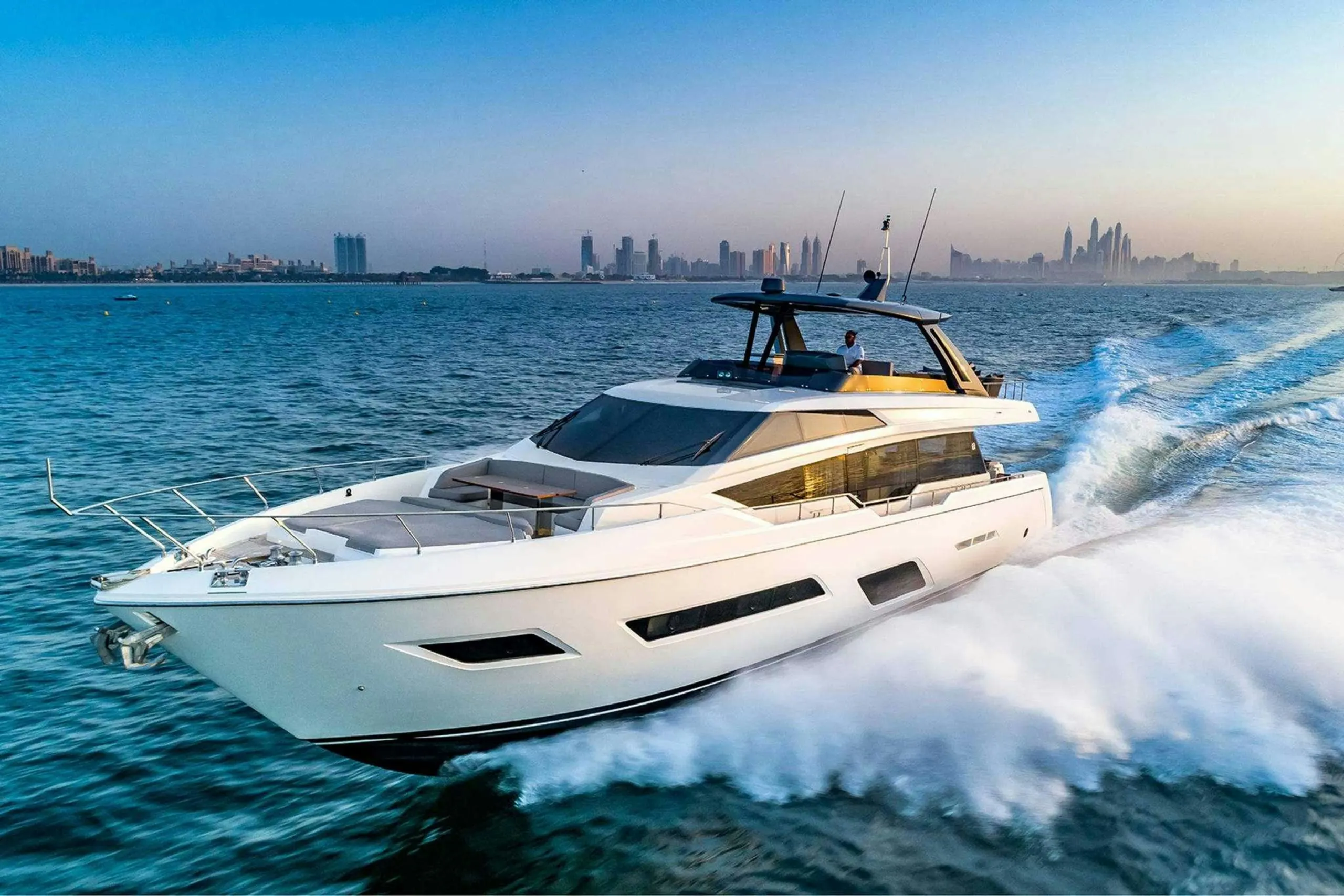 Ferretti 24m - Photograph 7