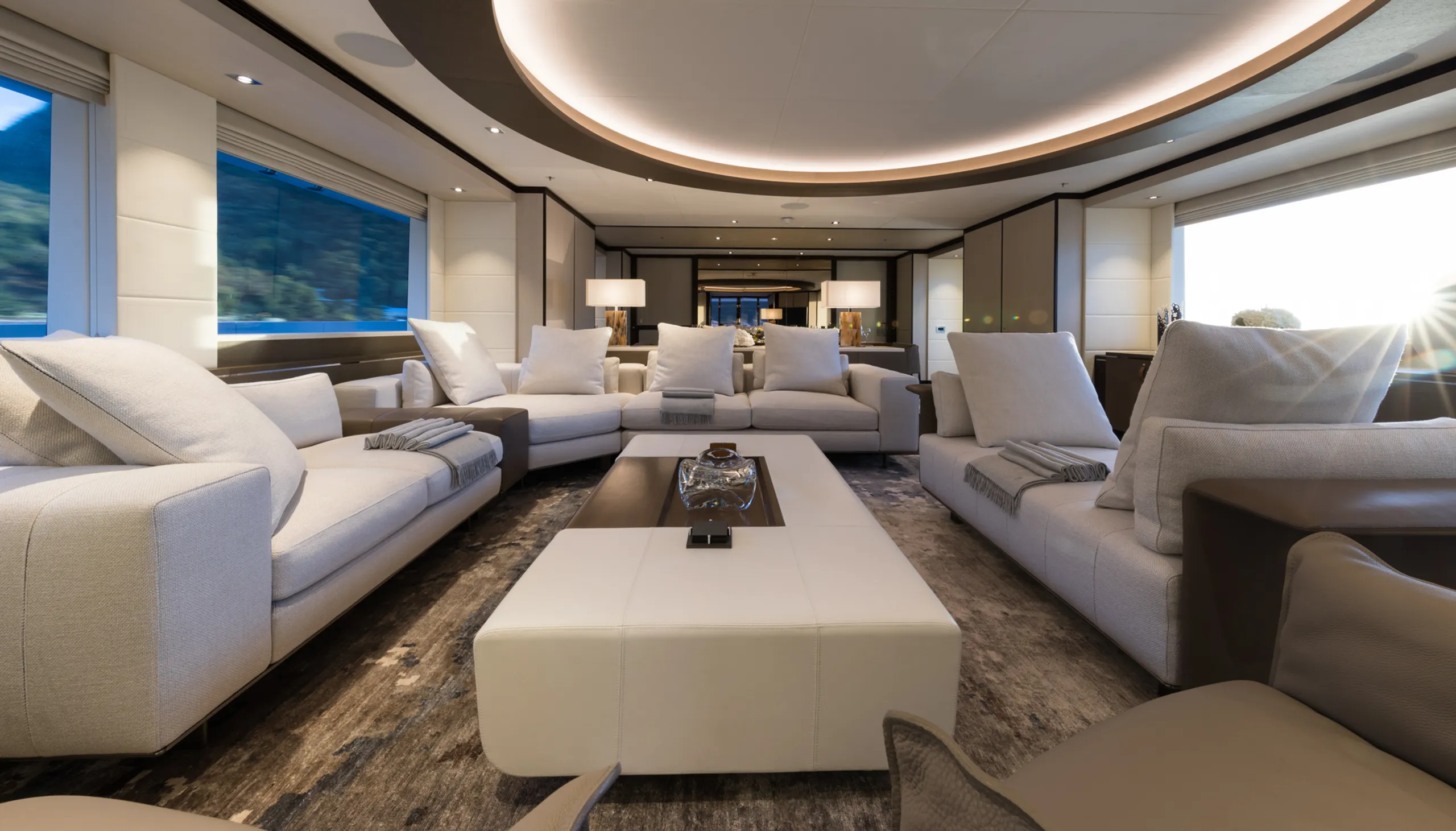 Heesen 55m - Photograph 1