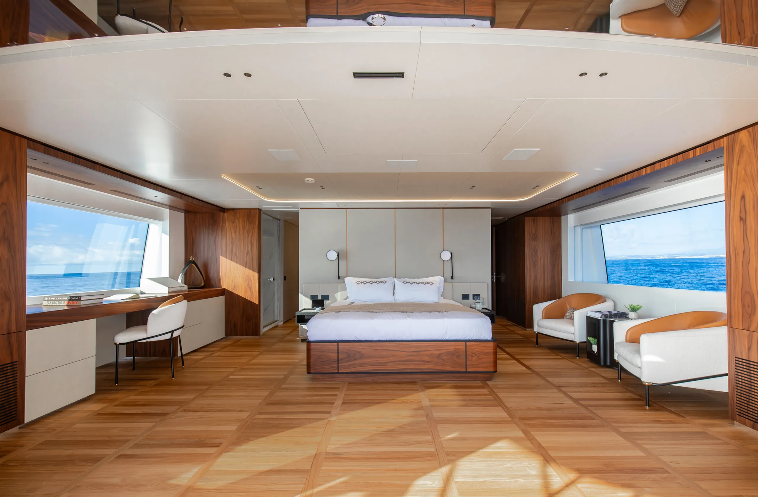 Benetti 41m - Photograph 7