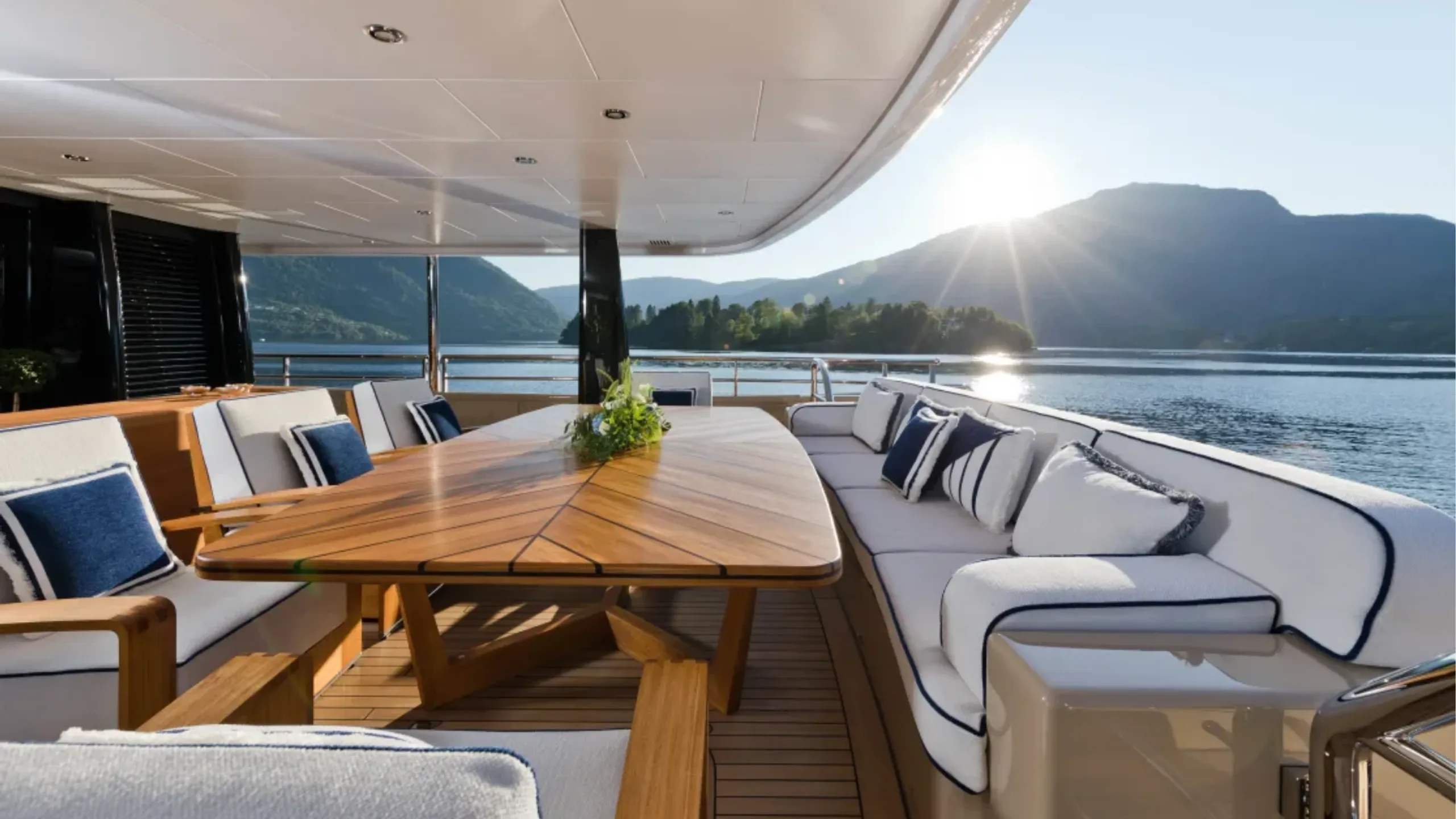 Amels 55m (photograph 4)