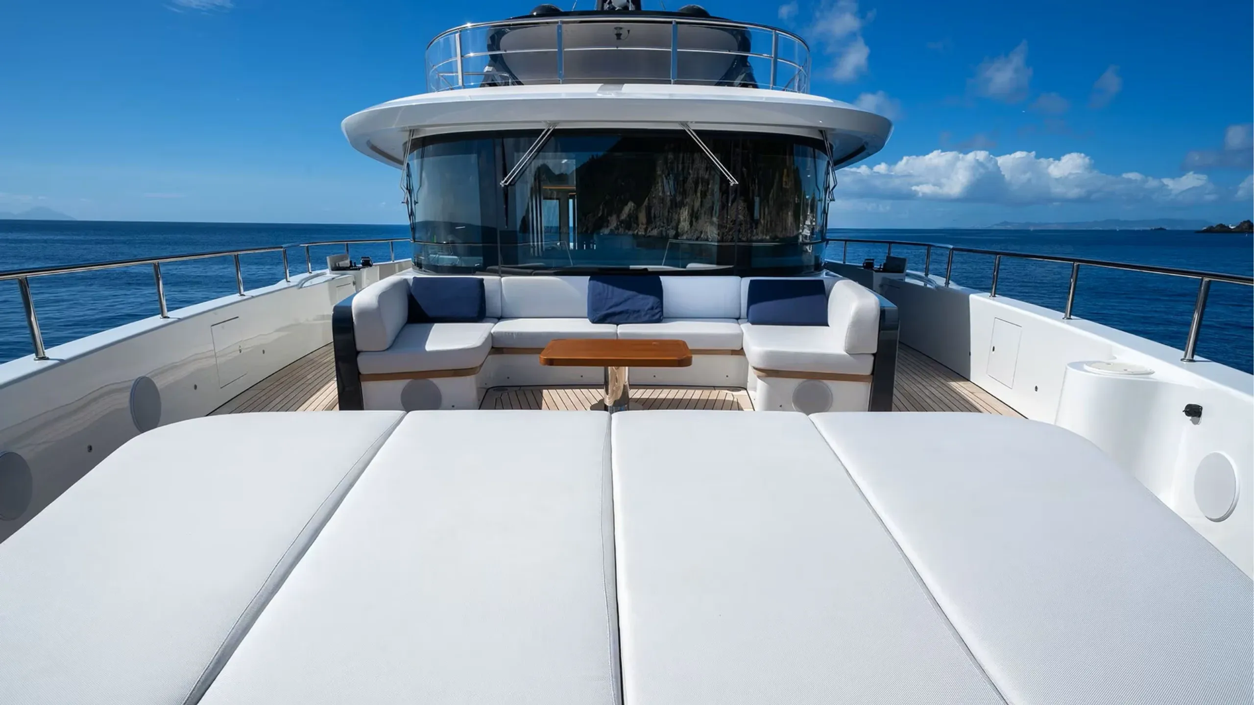 Benetti 34.36m (photograph 2)
