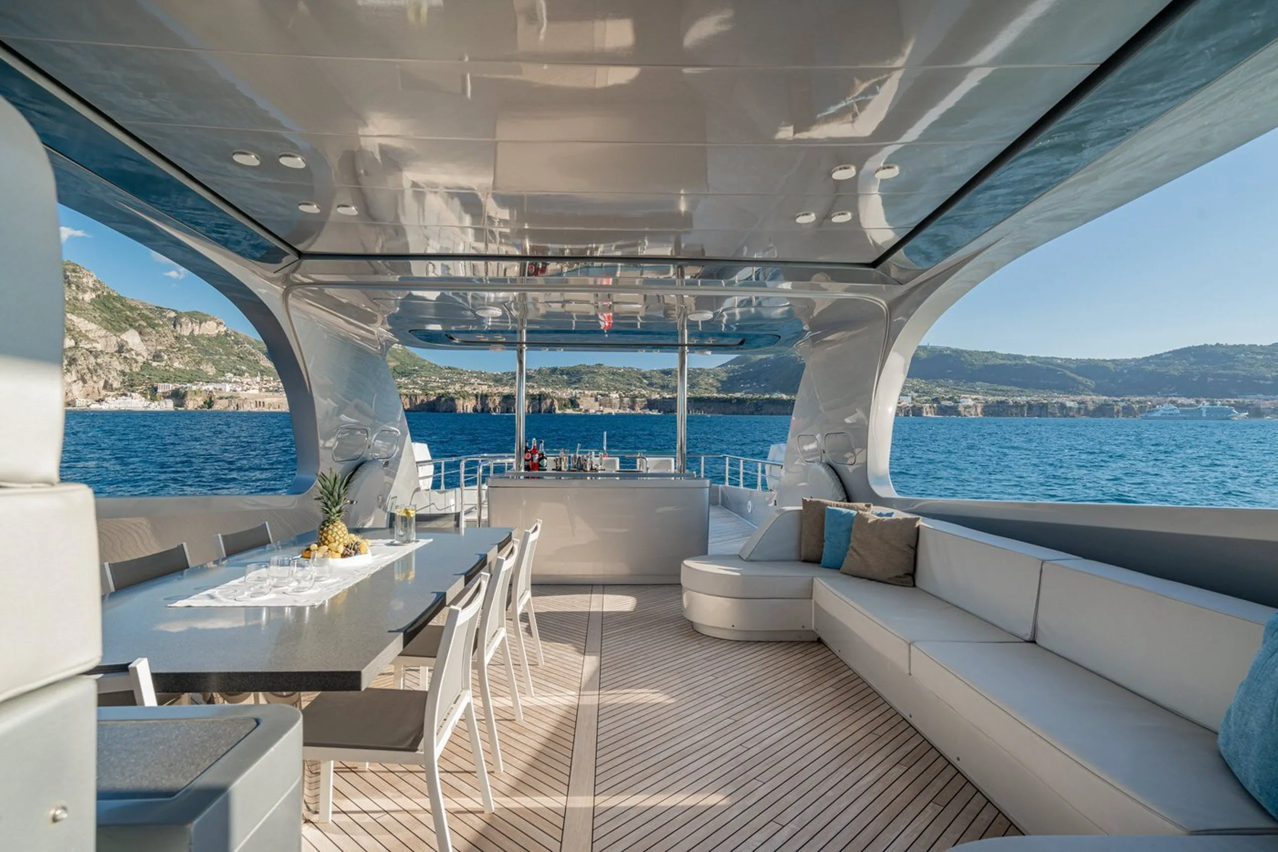 Maiora 36m (photograph 3)