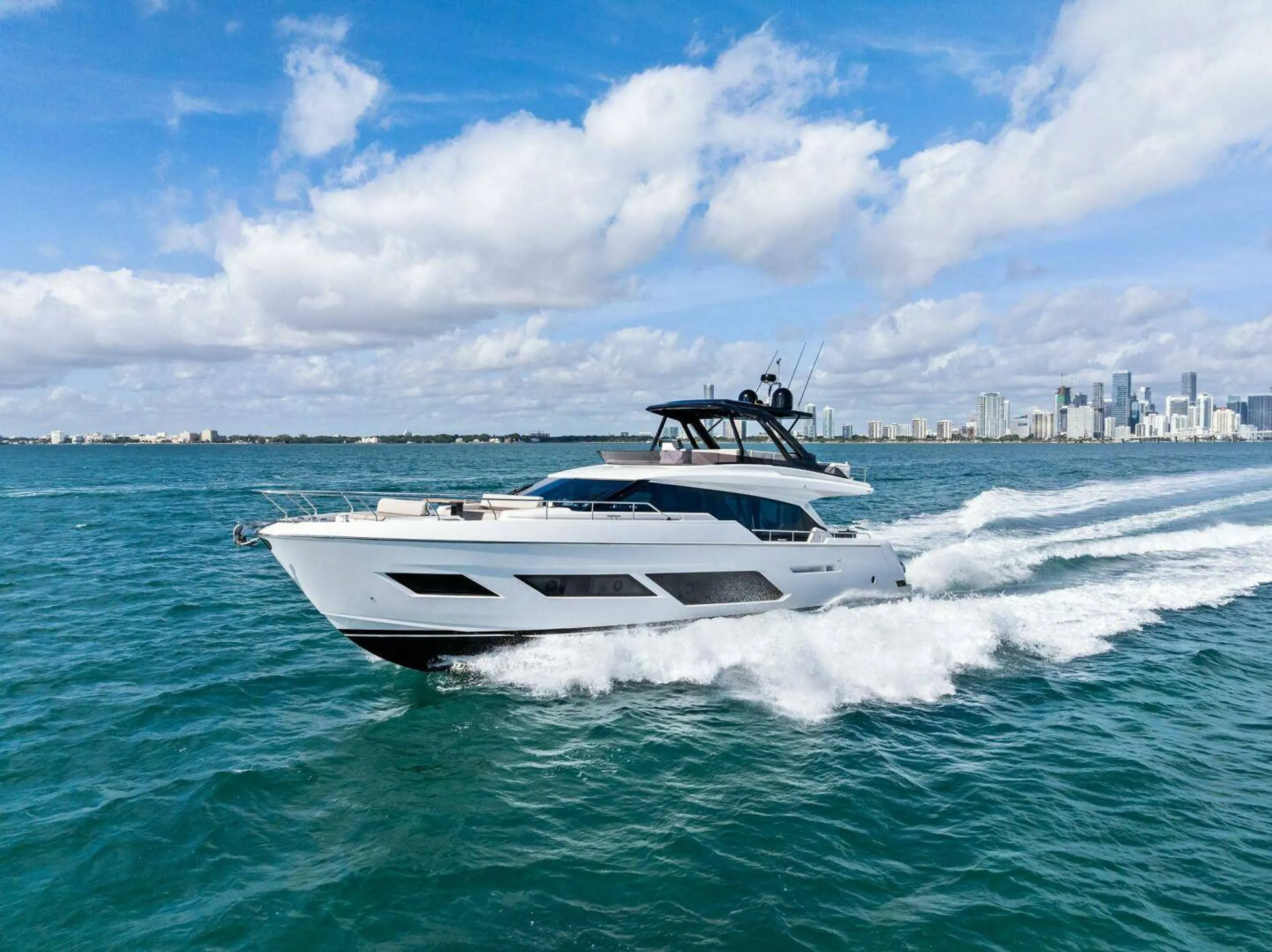 Ferretti 22m - Photograph 7