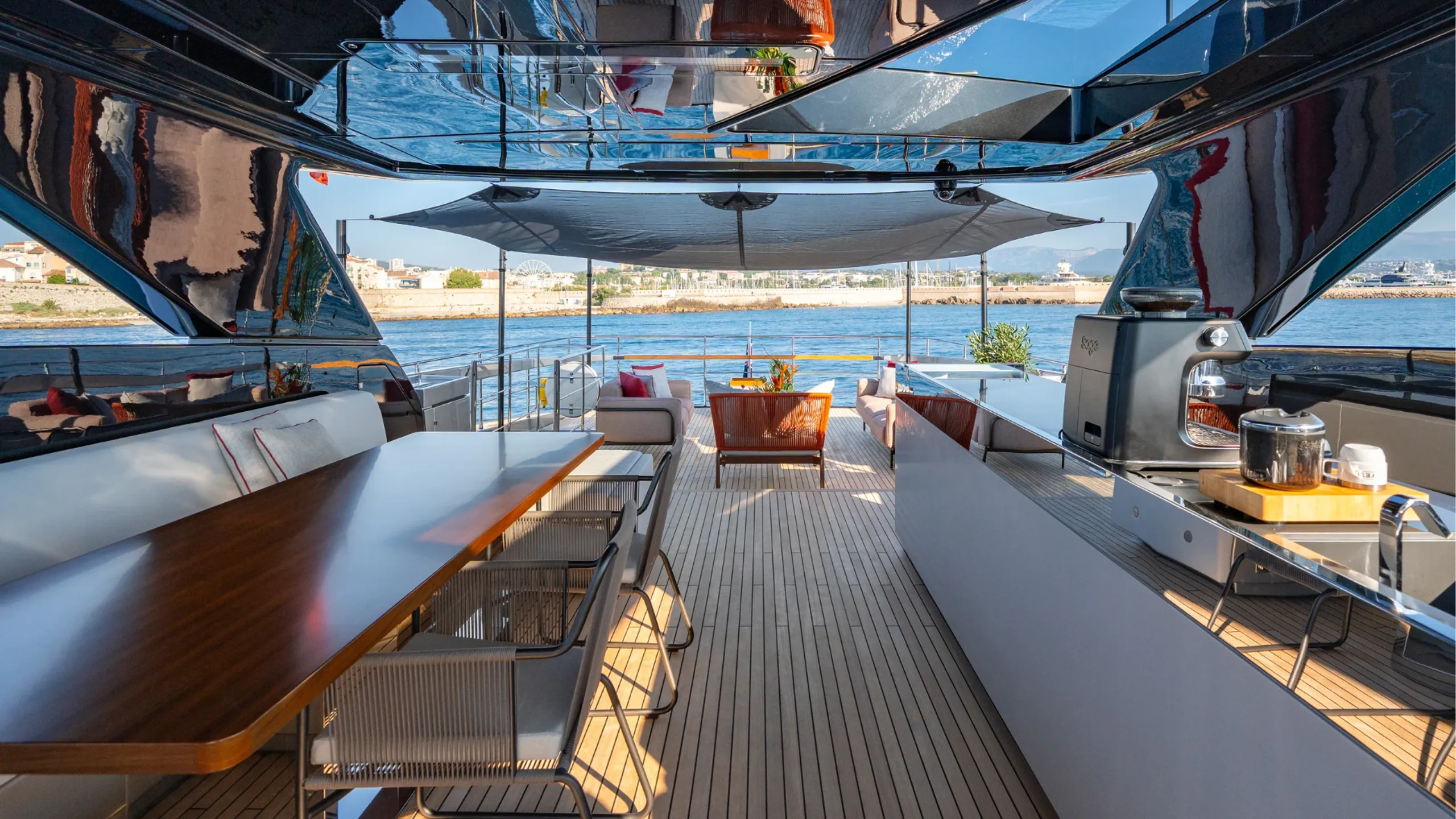 Riva 33.53m (photograph 4)