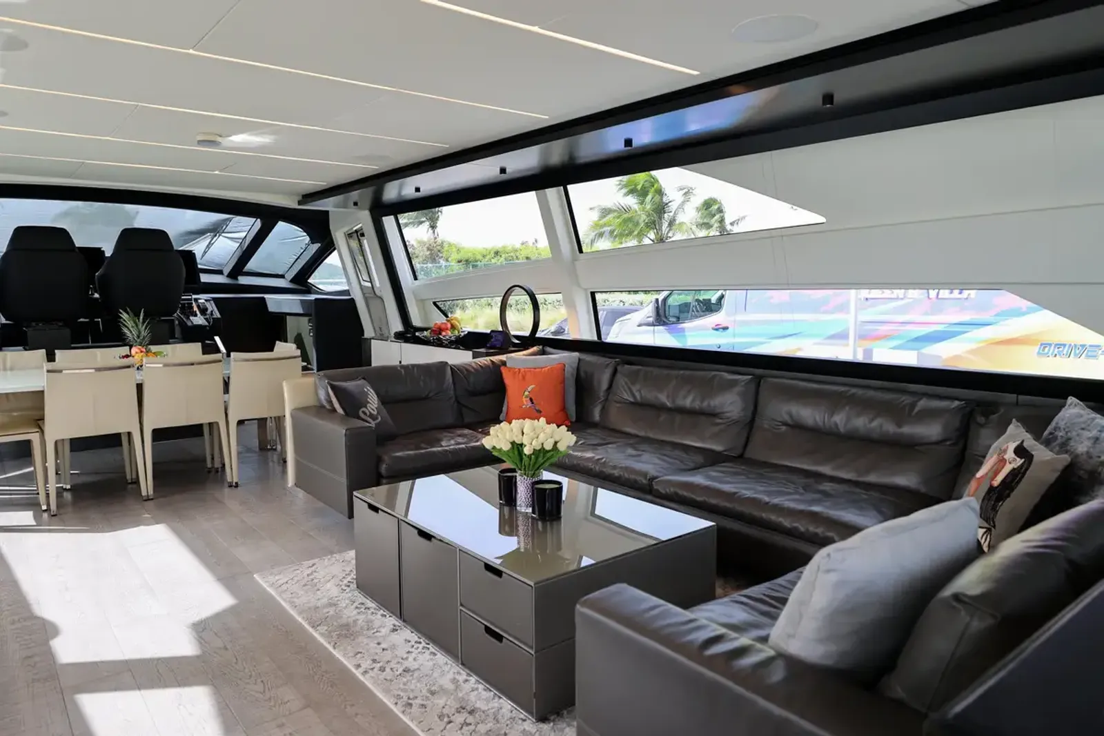 Pershing 28 متر