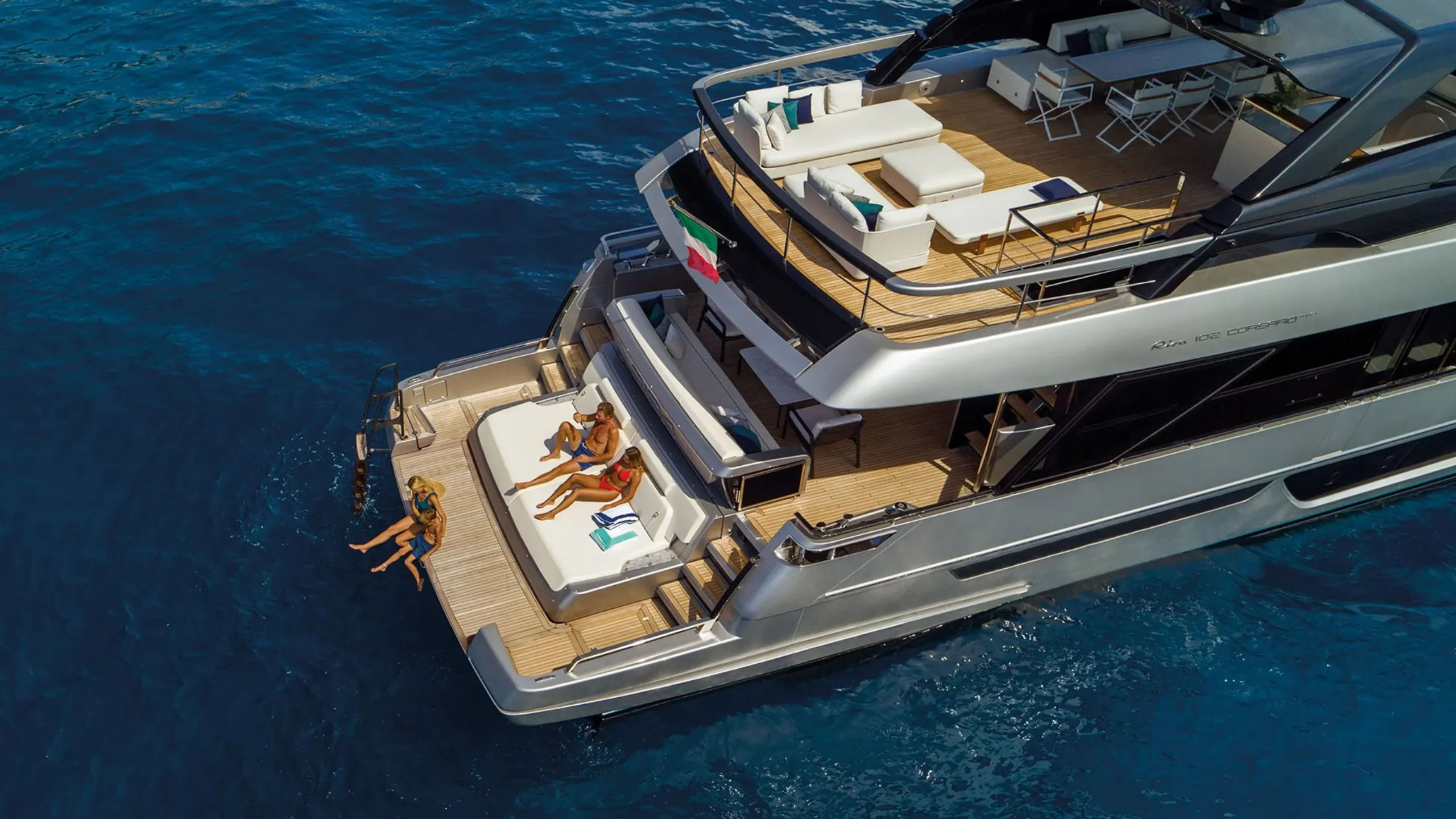 Riva 30.34m (photograph 7)
