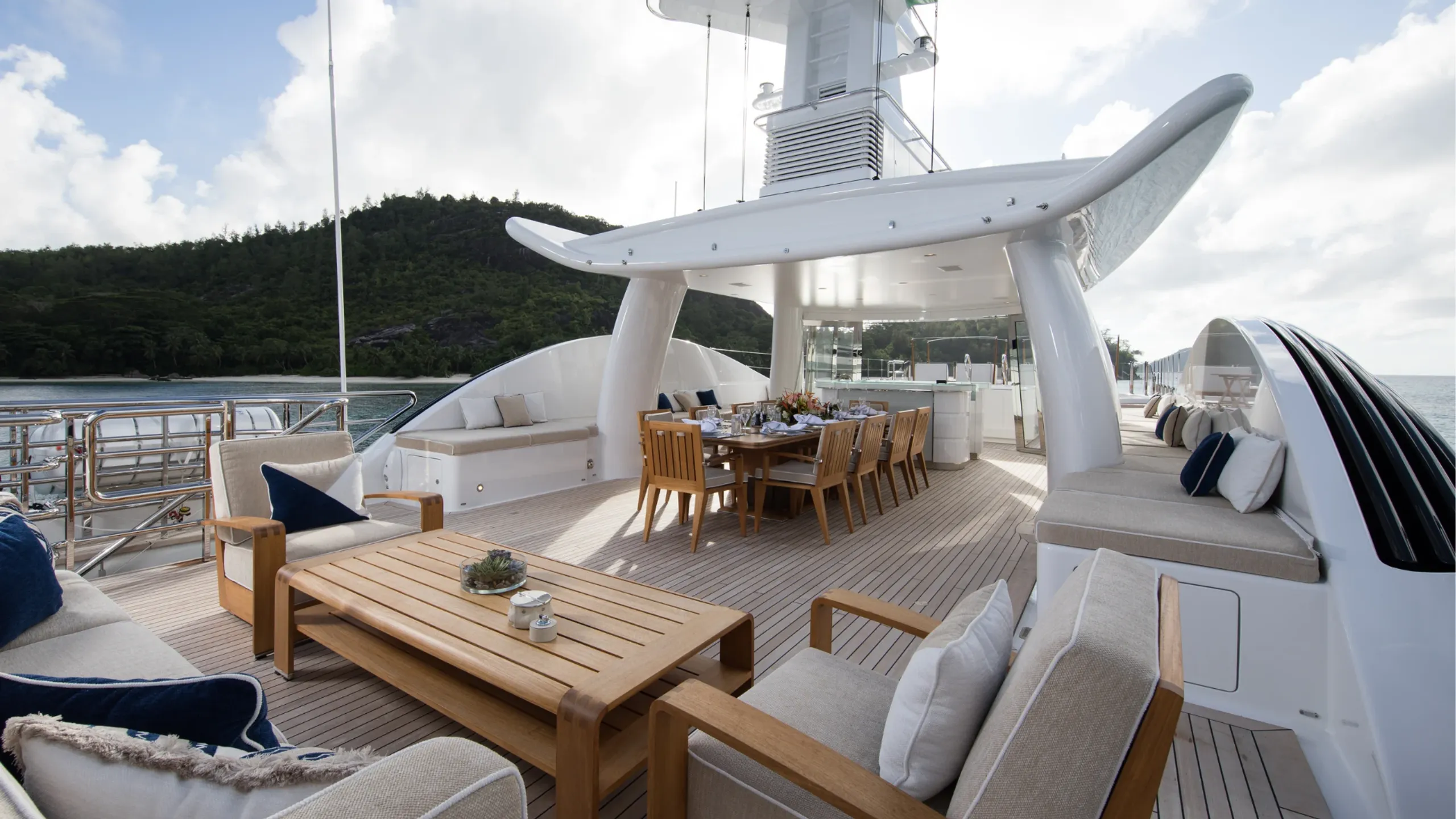 Amels 55m (photograph 1)
