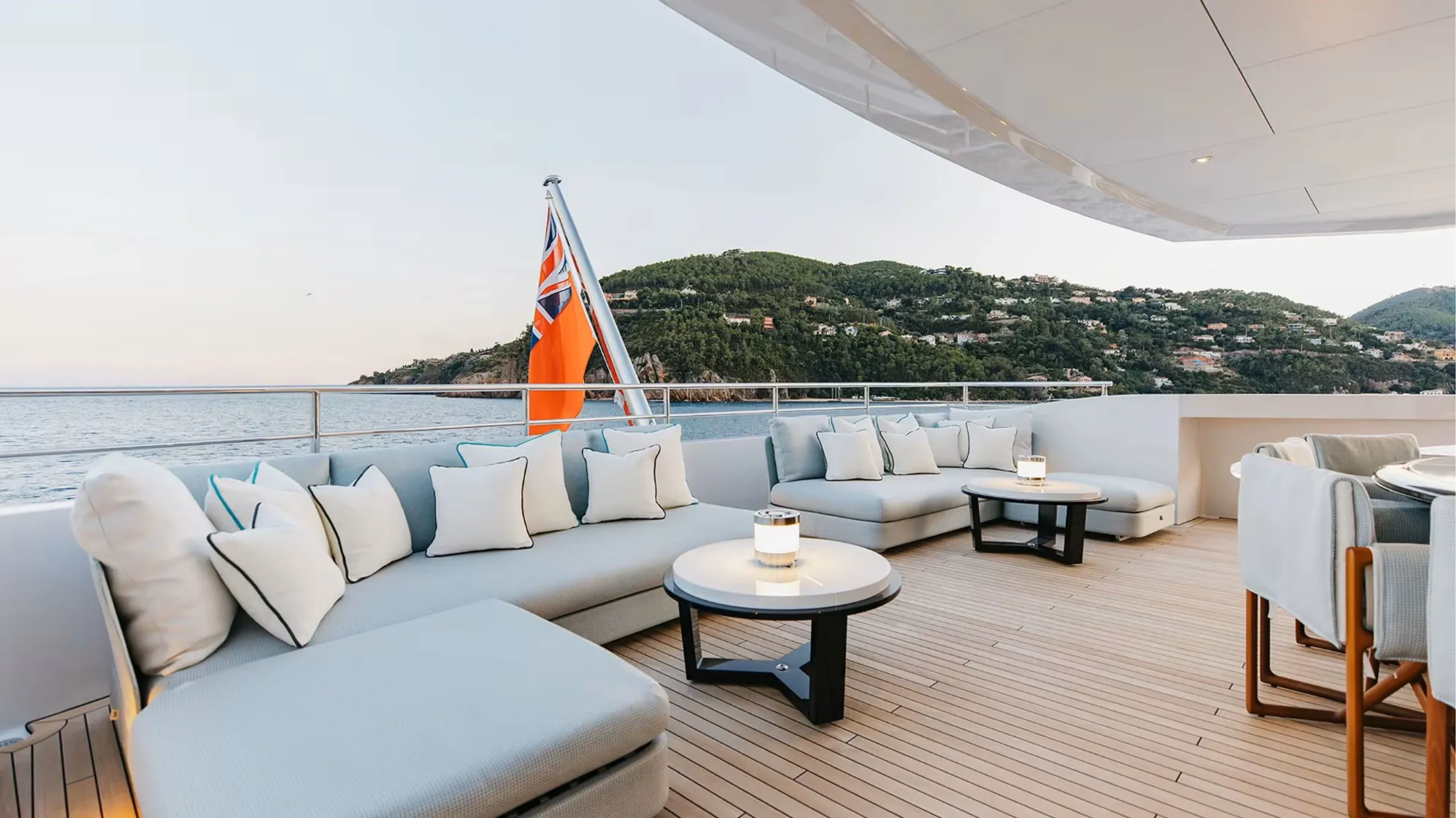 Heesen 49.8m (photograph 8)