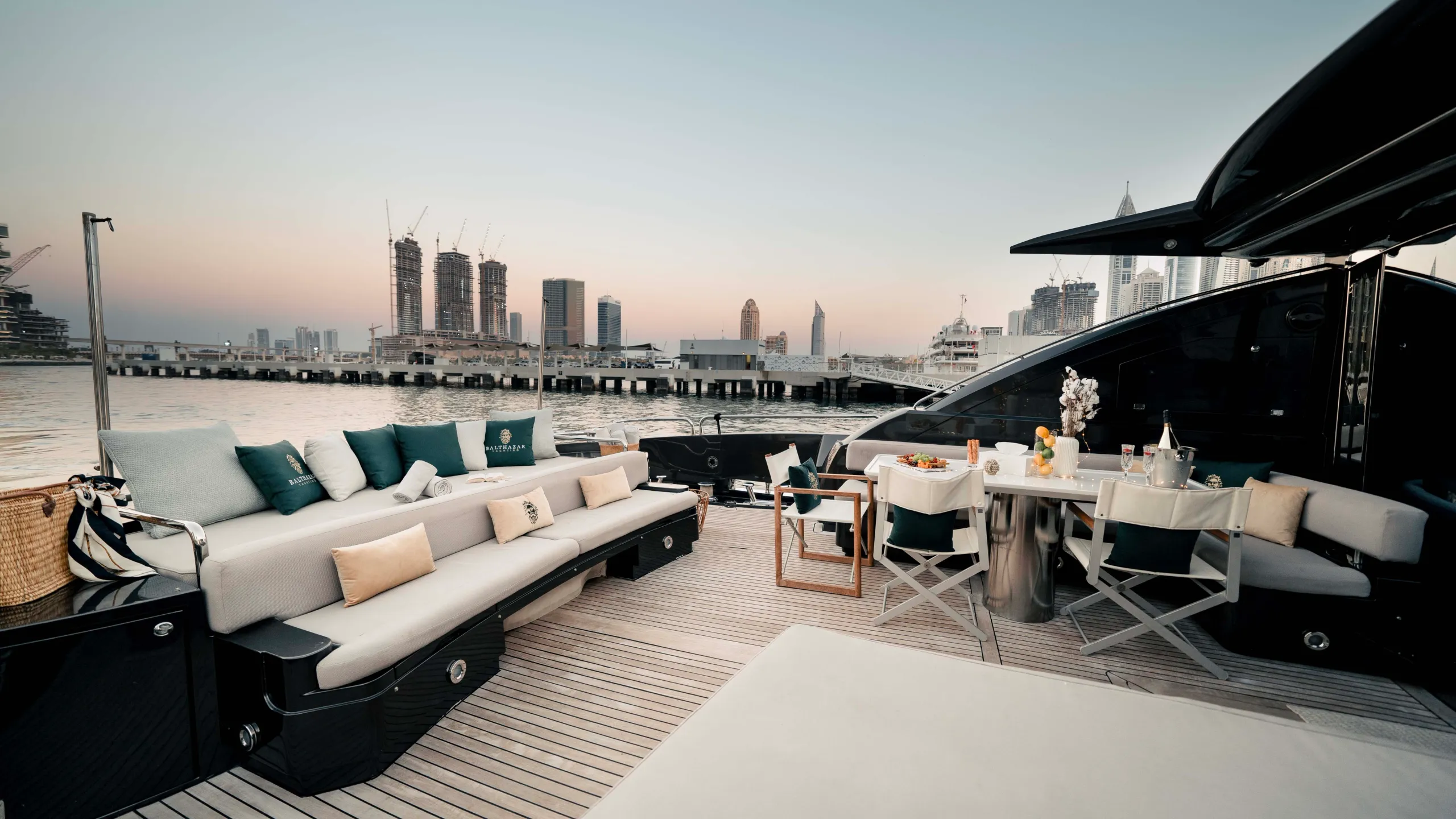 Sunseeker 33m - Photograph 4