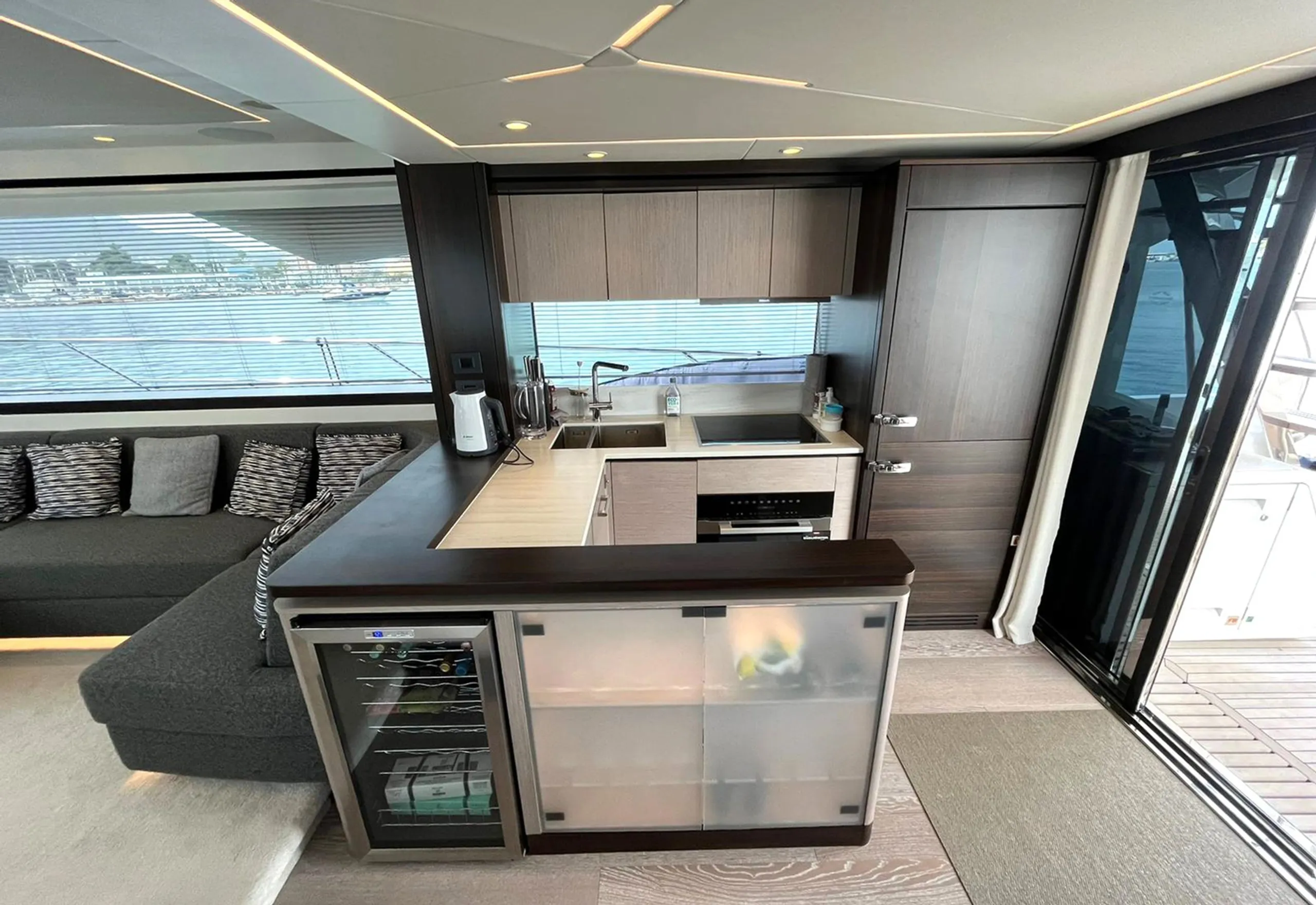 Sunseeker 21m - Photograph 6