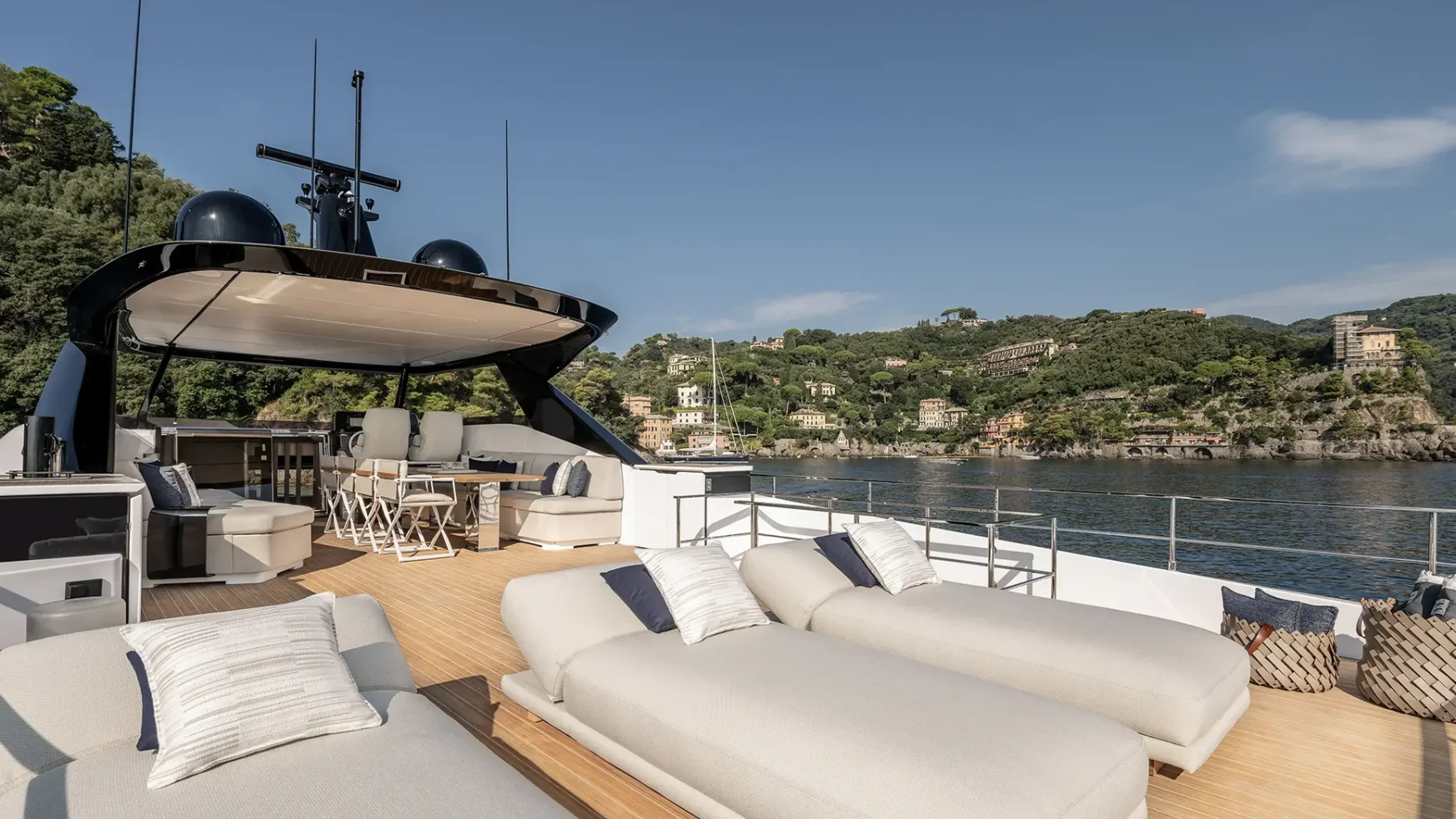 Ferretti 24m - Photograph 3