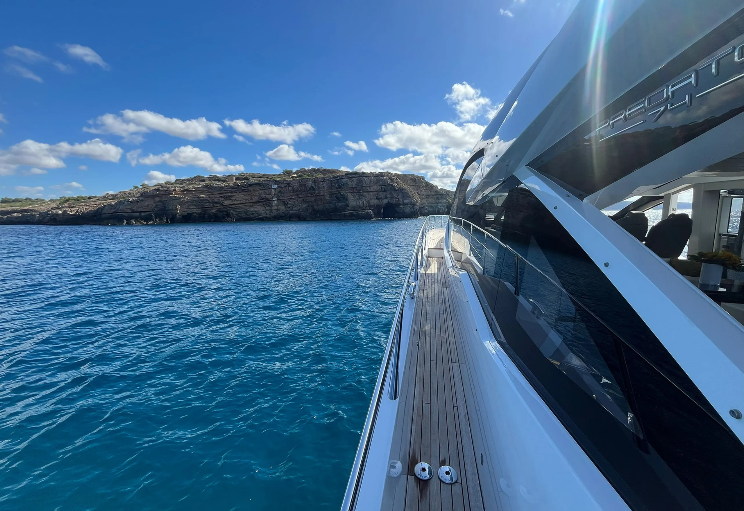 Sunseeker 23m - Photograph 5