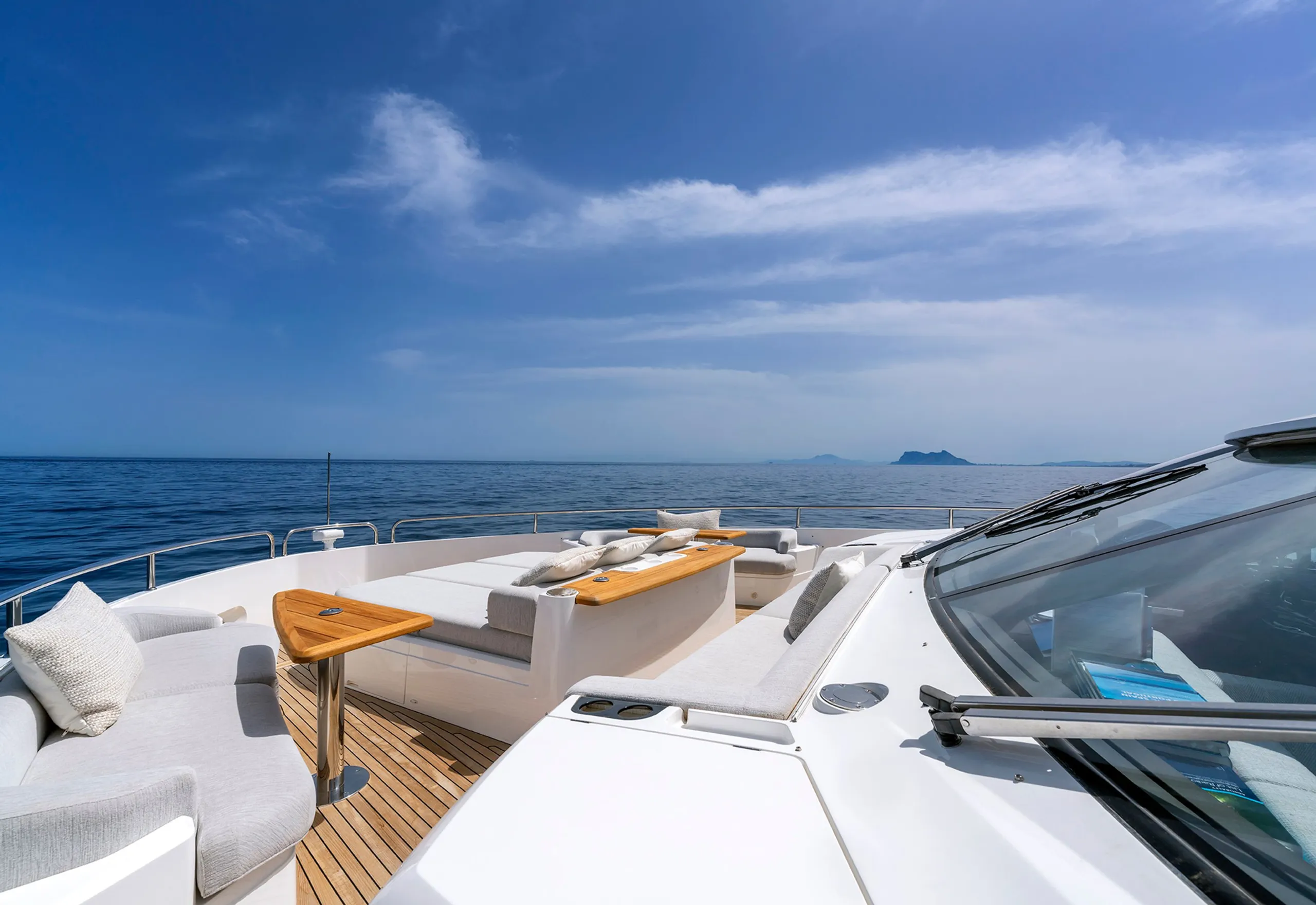 Sunseeker 27m - Photograph 9