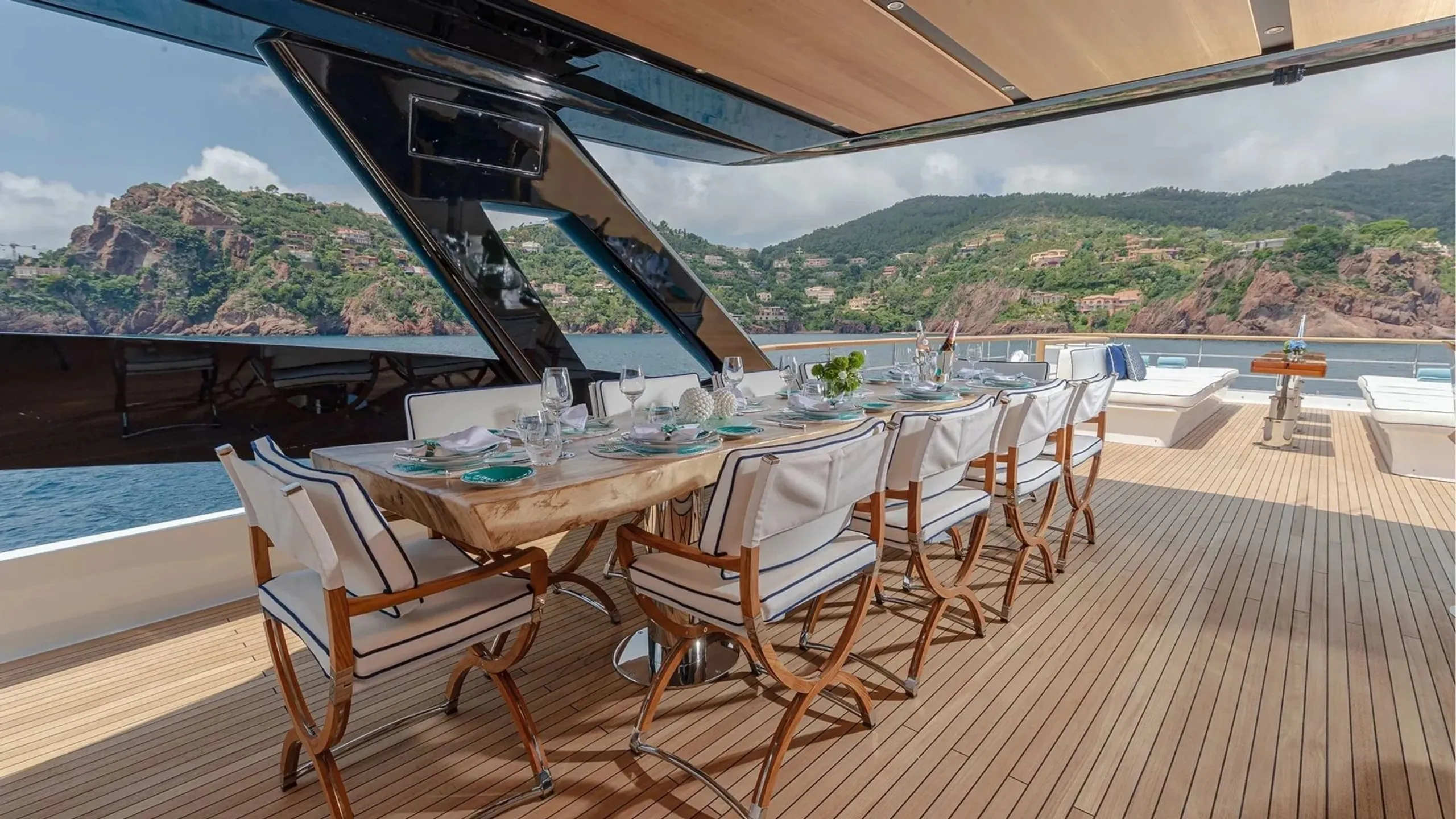 Amer 36m, exterior detail.