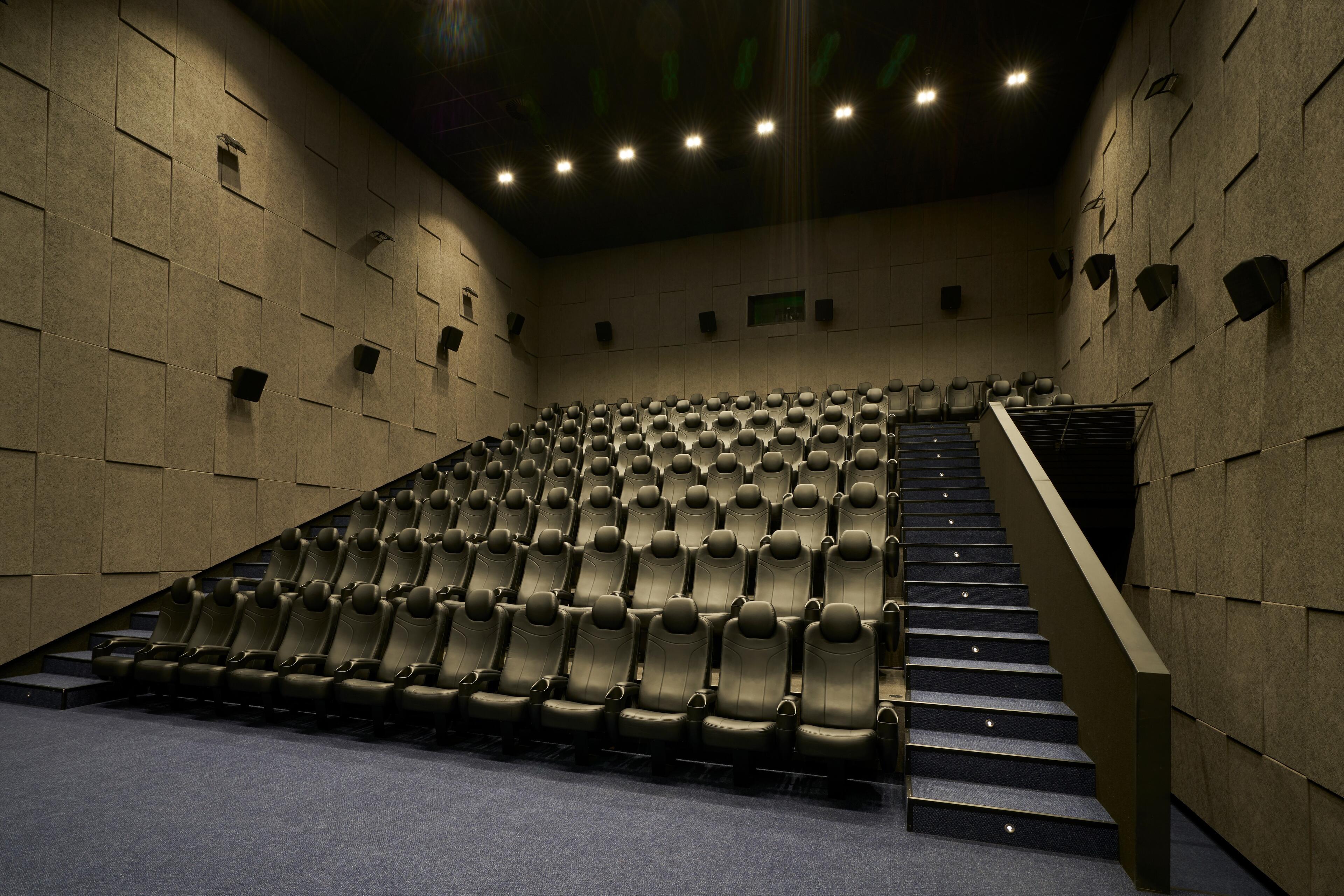 Forum Almaty кинотеатрының көрермен залы