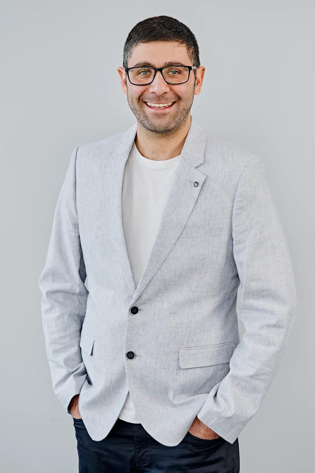 Headshot of Nadav Tossia, Performance Manager
