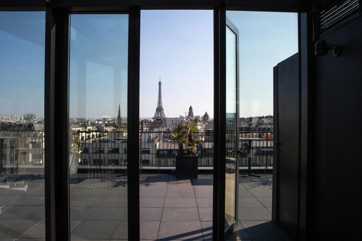 Rooftop vue Tour Eiffel