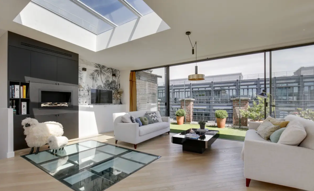 Étage sommital de charme avec vaste terrasse (60m²)
