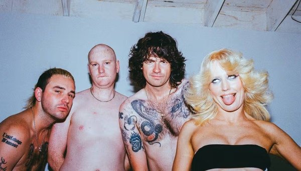 Amyl And The Sniffers