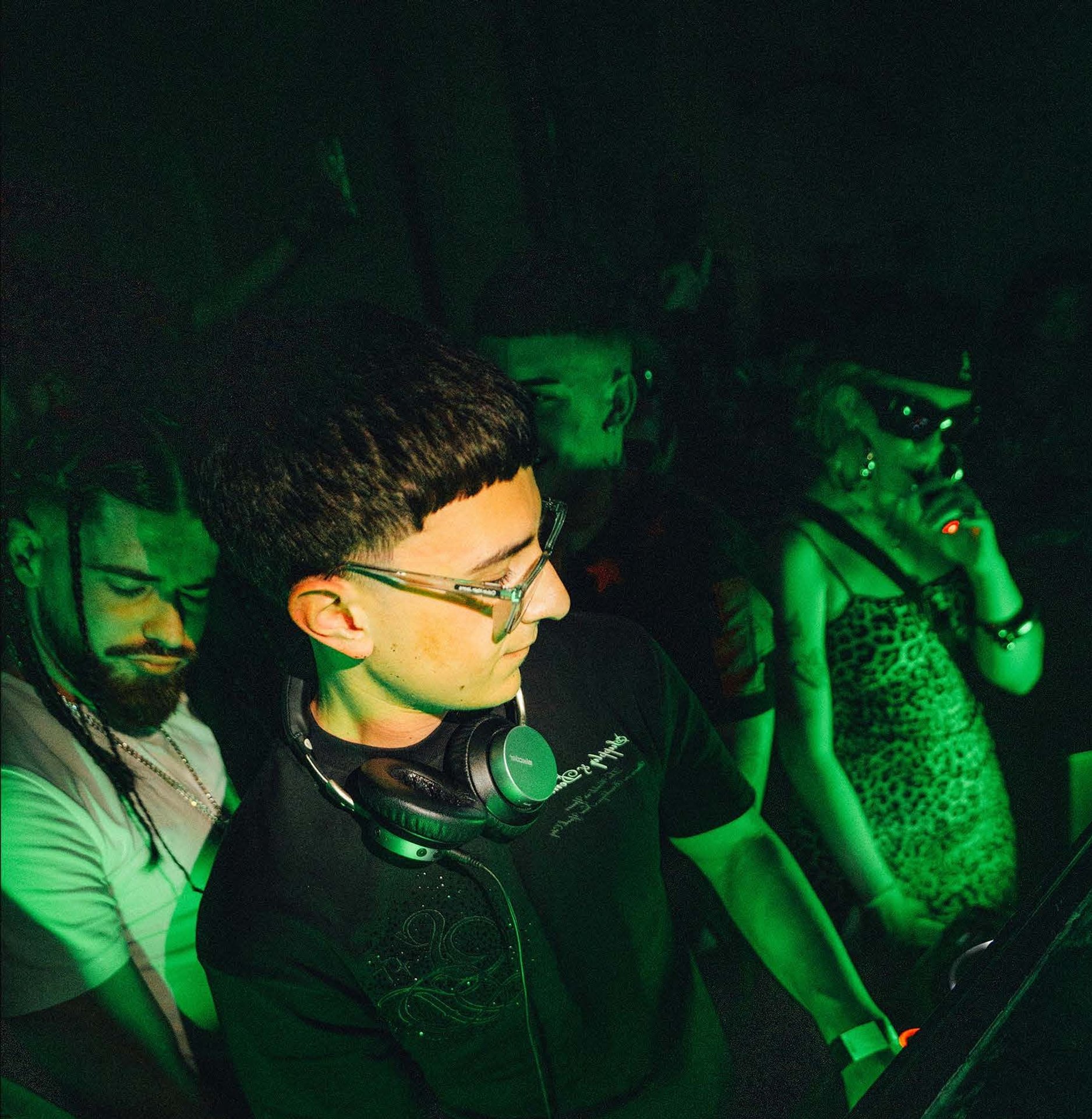 Disobey Soundsystem Closing: Roomtrash6 [Showcase] + El WiWi + Virtual Flavor + JOHNNYFUU + Gisel [DJ Set]