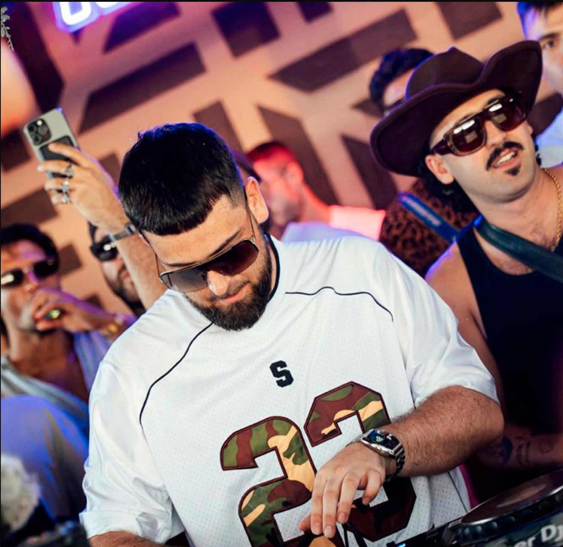 Disobey Soundsystem Closing: Roomtrash6 [Showcase] + El WiWi + Virtual Flavor + JOHNNYFUU + Gisel [DJ Set]