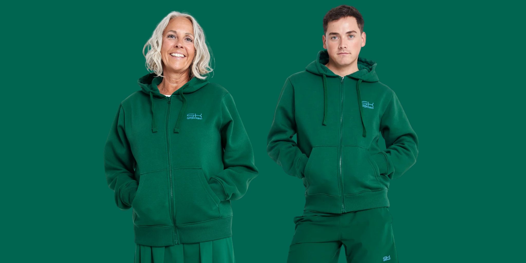 Frau und Mann in tannengrünem Hoodie von Sportkind