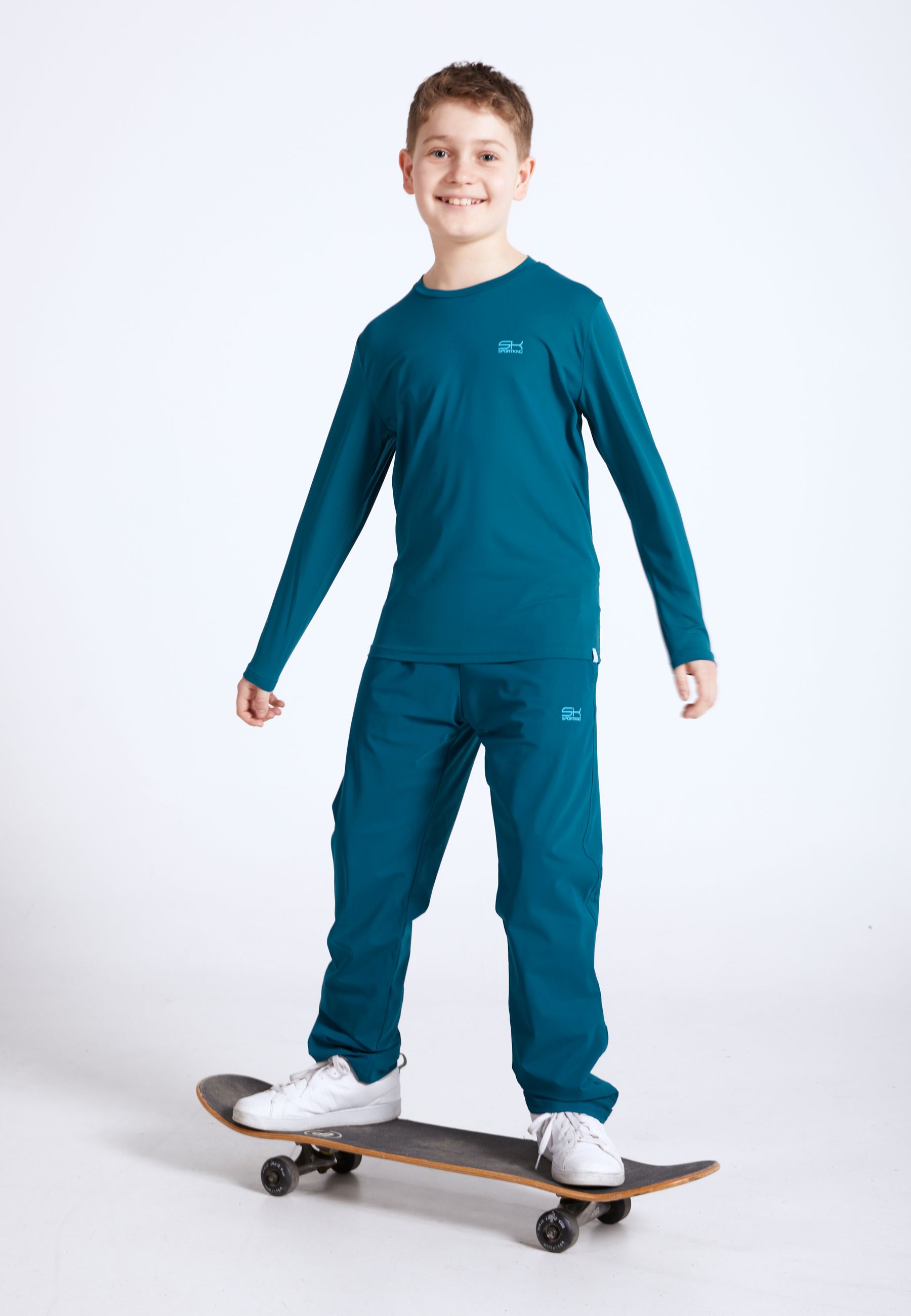 Junge mit Longsleeve 