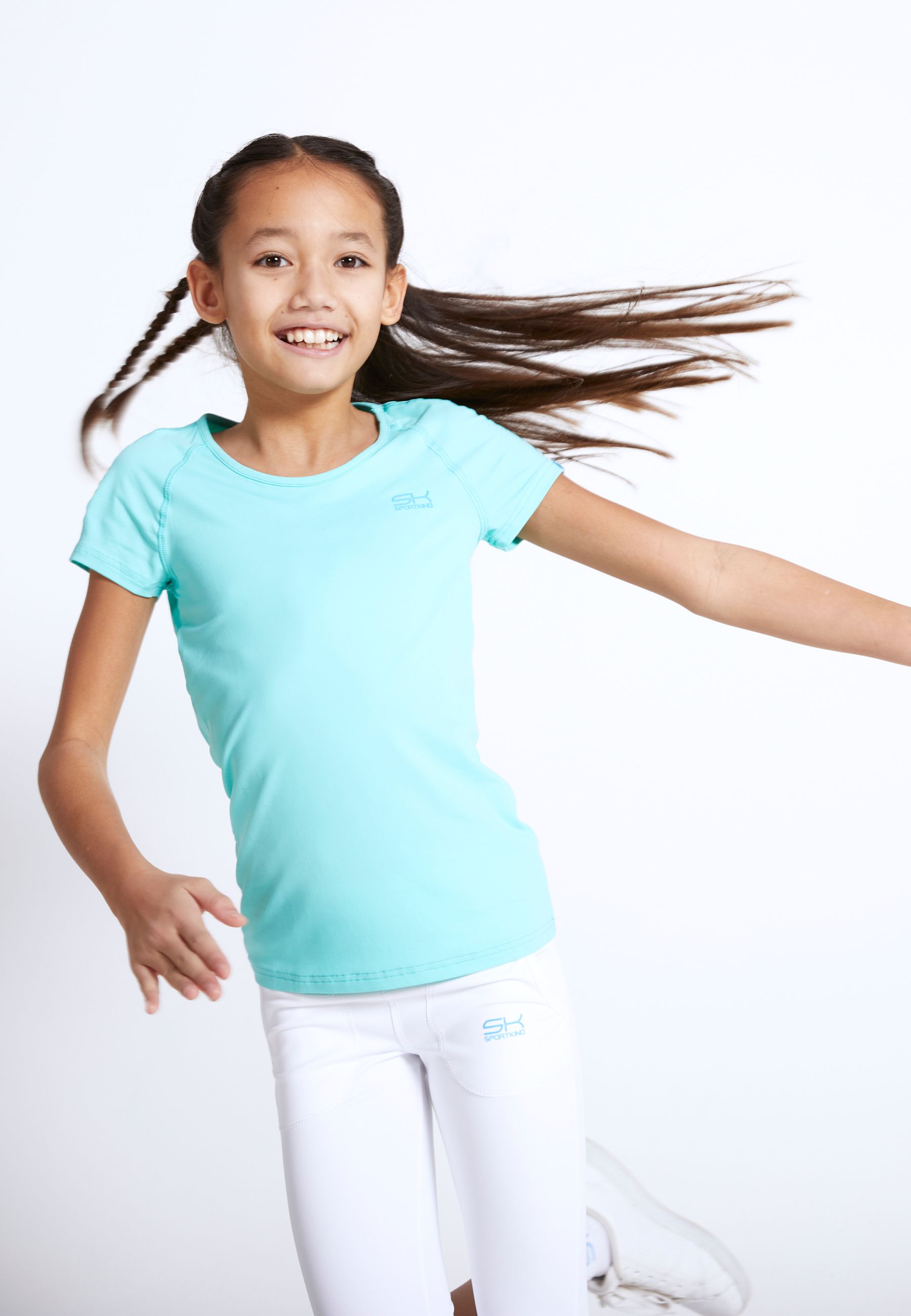Fille avec t-shirt tennis manches courtes de SPORTKIND