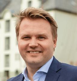 Eirik Vartdal som er banksjef i Sparebanken Norge i Ålesund
