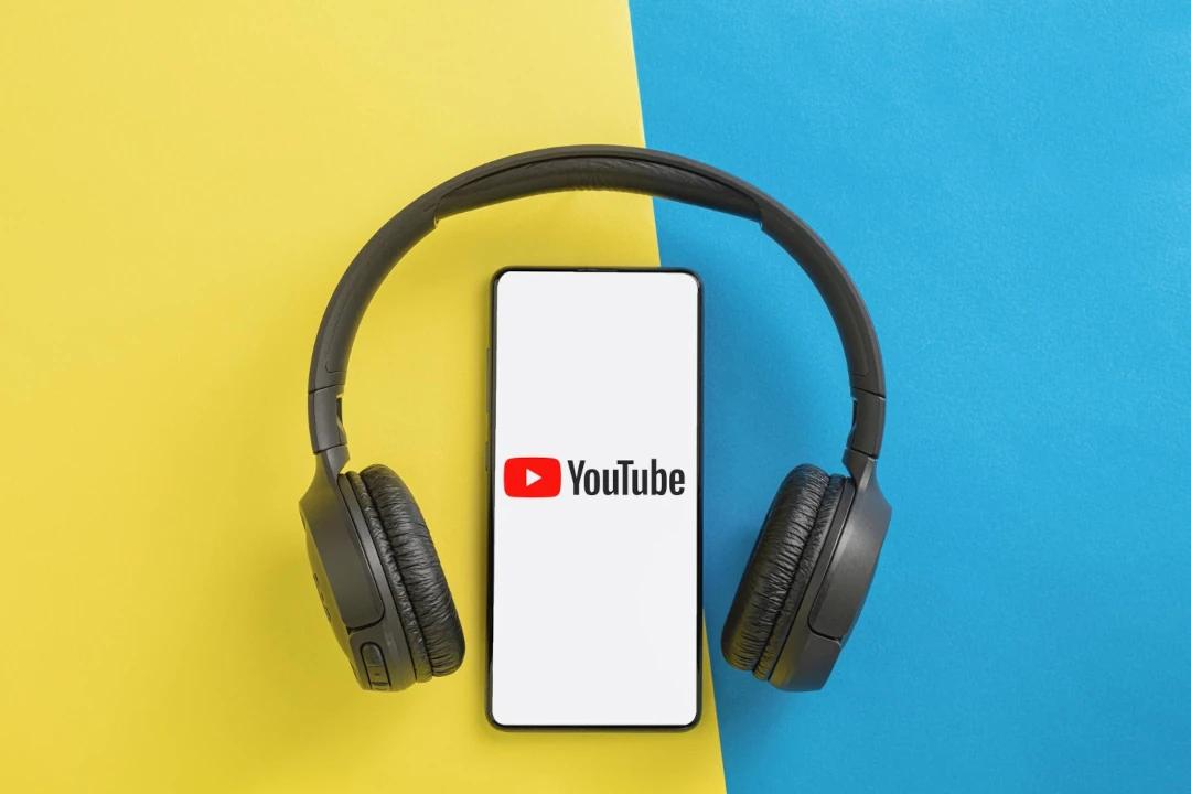 Freelance YouTuber royalty free music home studio