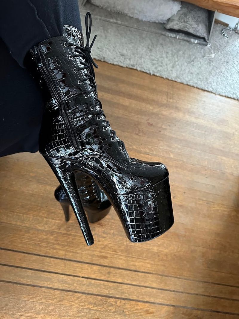 Сексуальные сапожки с длинной шпилькой