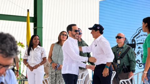Durante el acto de entrega, Char destacó la inversión realizada en infraestructura educativa. 