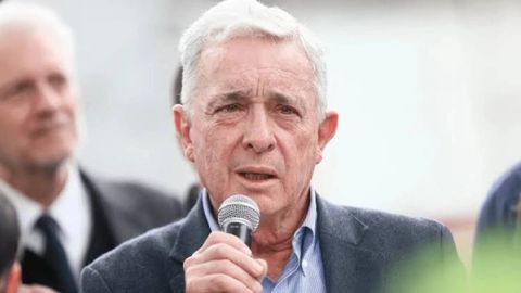 Se citó a reunión clave: Uribe anunció que la bancada del Centro Democrático “examinará” la Ley de Rescate Económico