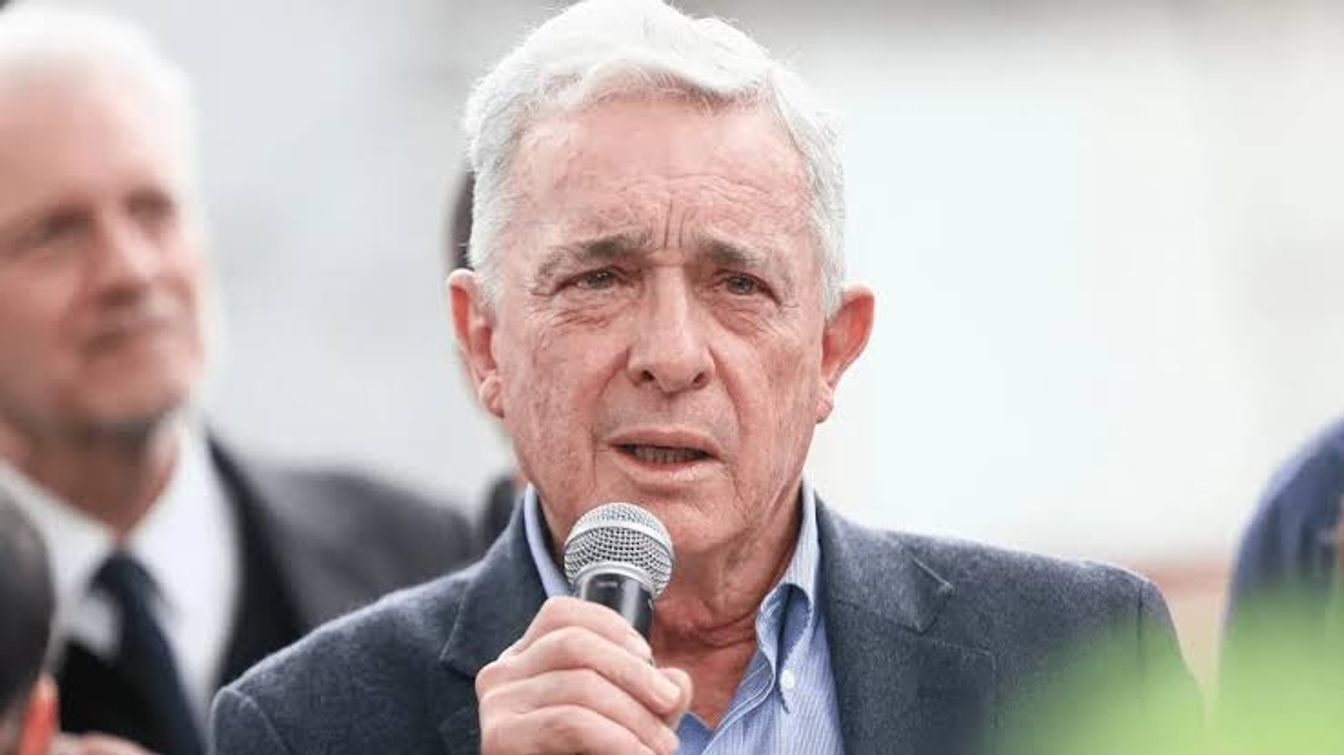 Se citó a reunión clave: Uribe anunció que la bancada del Centro Democrático “examinará” la Ley de Rescate Económico