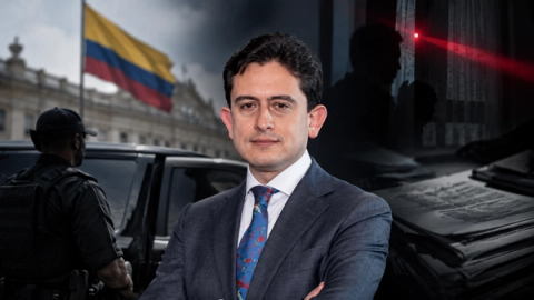El exdirector de la Dian y exministro de Comercio, Luis Carlos Reyes, denunció que él y su familia han recibido amenazas y hostigamientos mientras se prepara para declarar como testigo en investigaciones relacionadas con presuntas redes de corrupción, contrabando y posibles intentos de infiltración criminal en entidades del Estado.