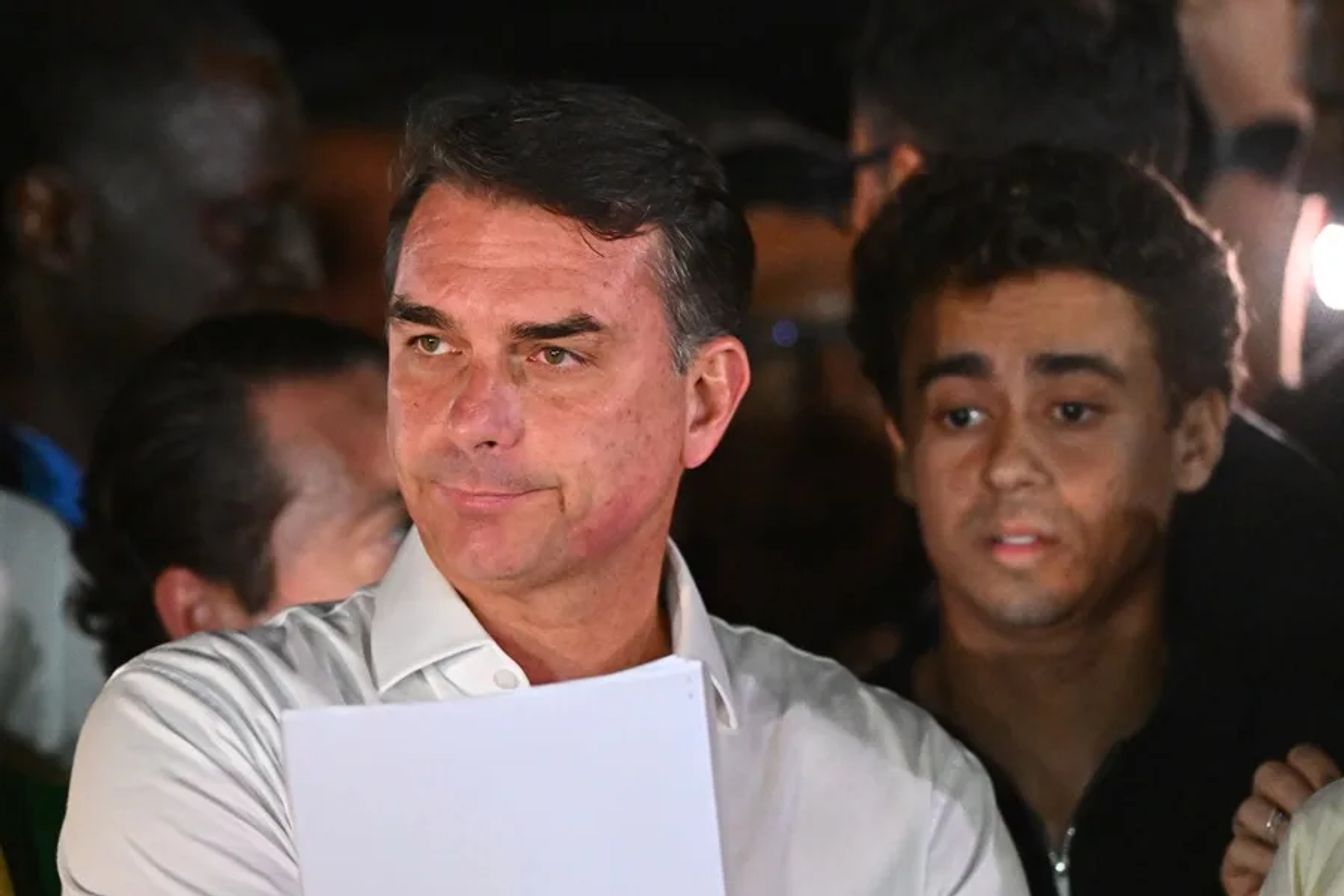 Argentina niega tener registros de la supuesta llegada de Flávio Bolsonaro al país