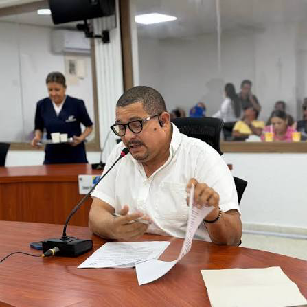 José Trocha Gómez interviene en una sesión del Concejo de Barranquilla.