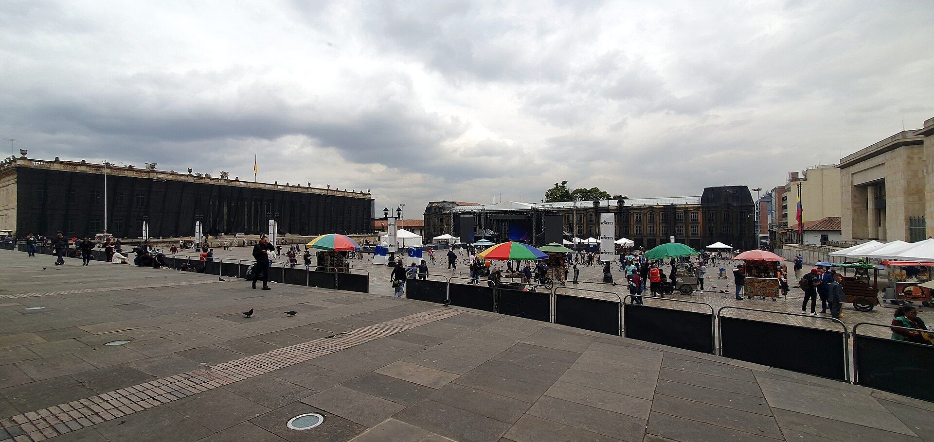 Plaza de Bolívar en Bogotá, sede del poder político nacional