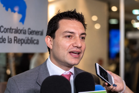Excontralor Carlos Felipe Córdoba denunció a Petro por seguimientos ilegales de la DNI