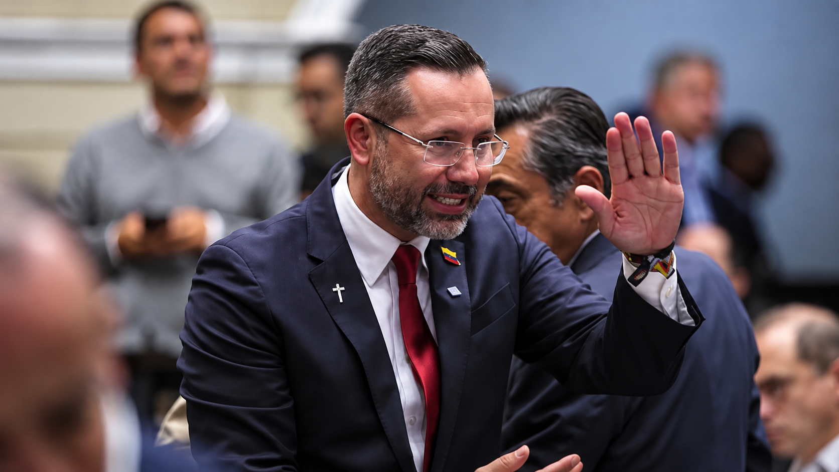 El Senado rechazó la moción de censura contra el ministro de Vivienda, Jaime Andrés Beltrán, con 61 votos en contra y 27 a favor. La decisión también suspendió el trámite previsto en la Cámara de Representantes.